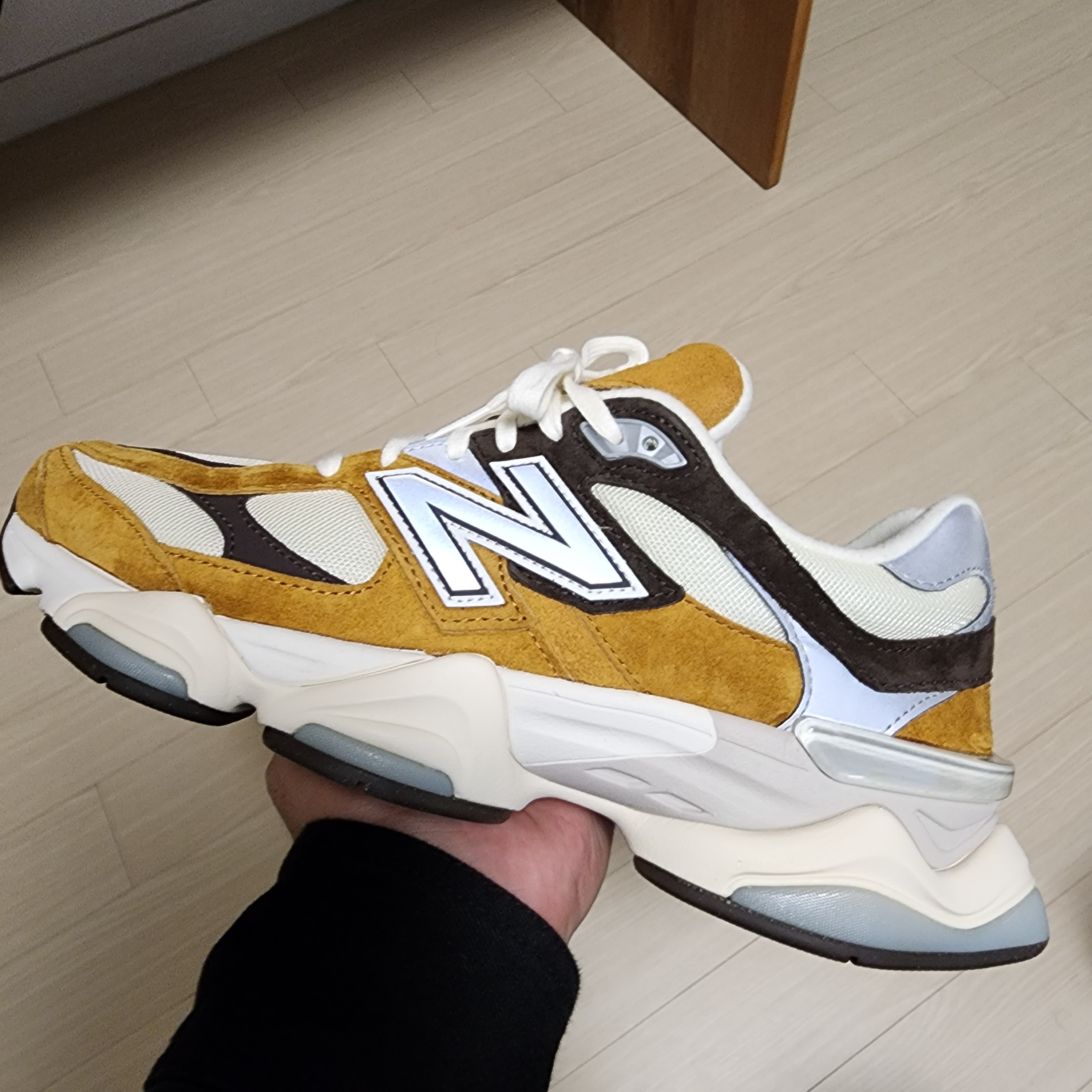 New Balance 9060 Workwear 착용 스타일 - 3