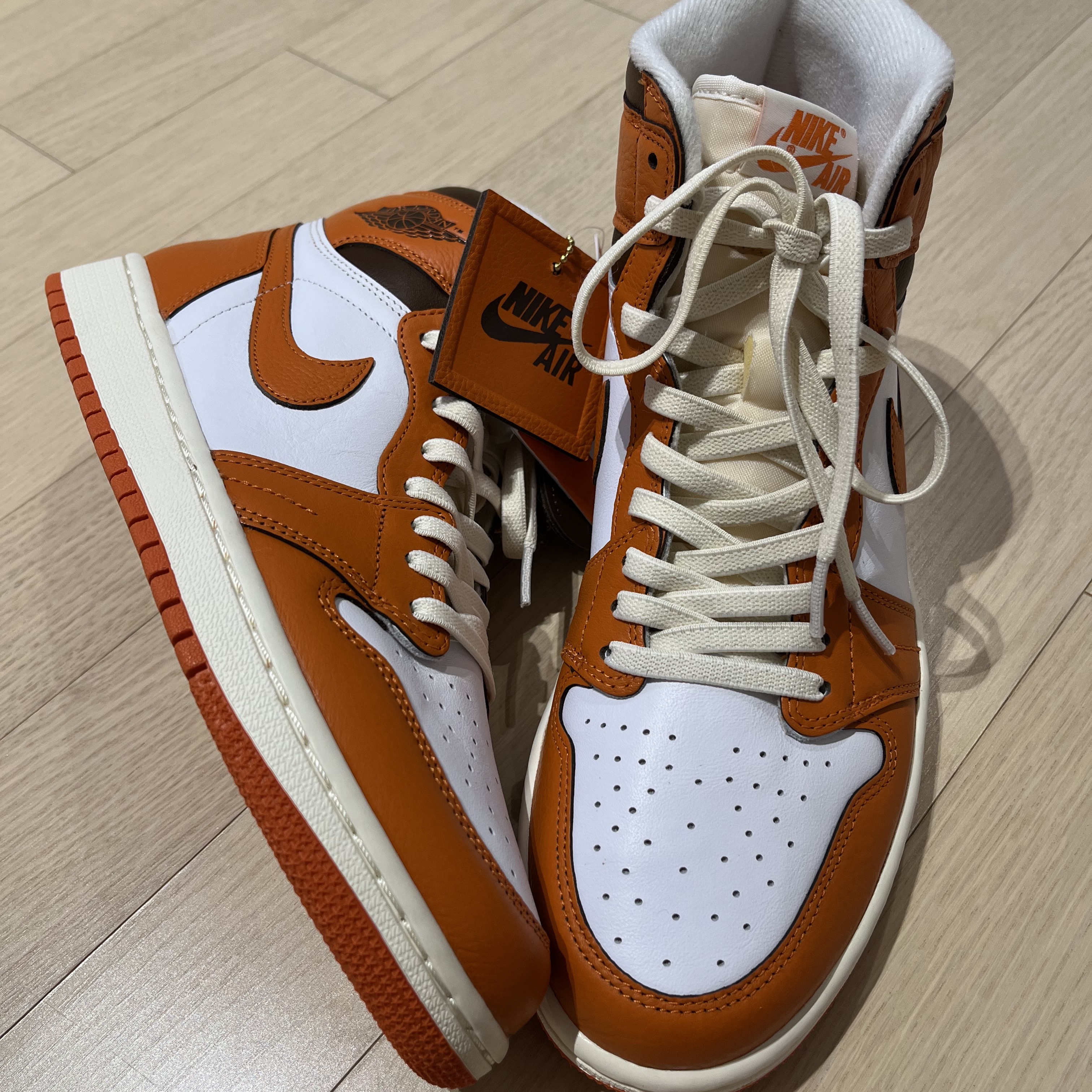 (W) Jordan 1 Retro High OG Starfish 착용 스타일 - 1
