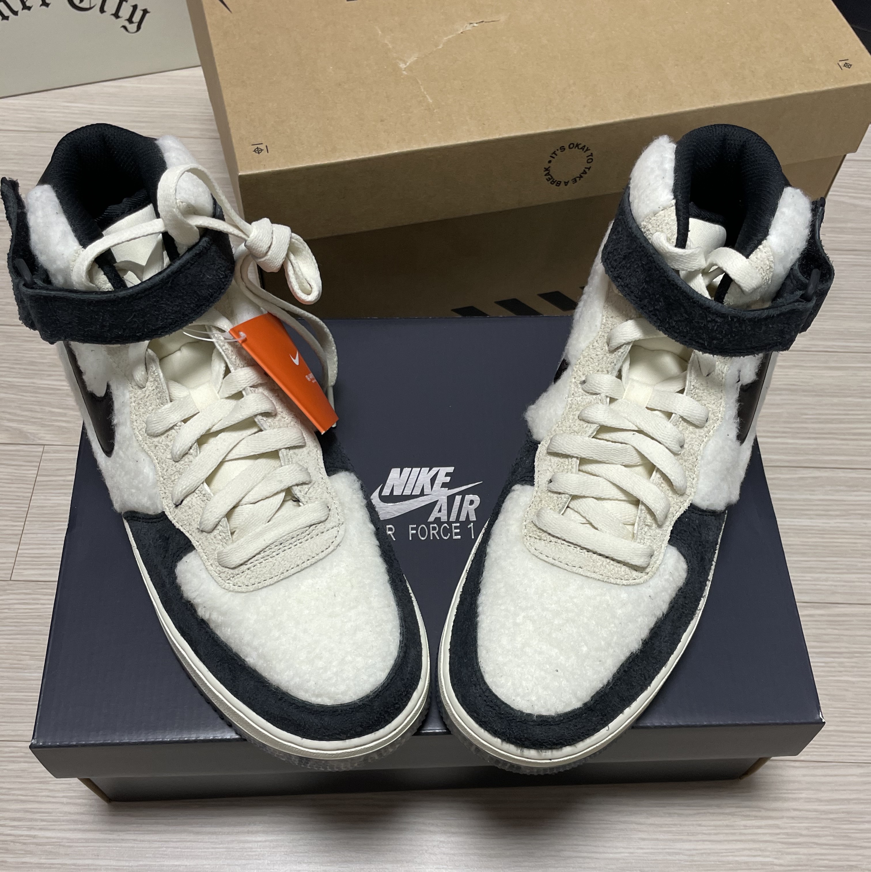 Nike Air Force 1 Mid '07 Premium Culture Day 착용 스타일 - 2