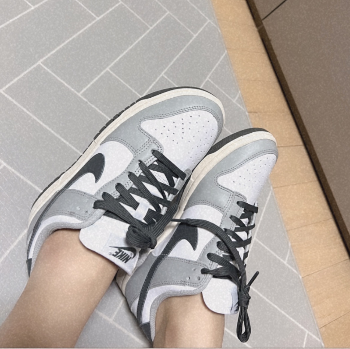 (W) Nike Dunk Low Light Smoke Grey 착용 스타일 - 2