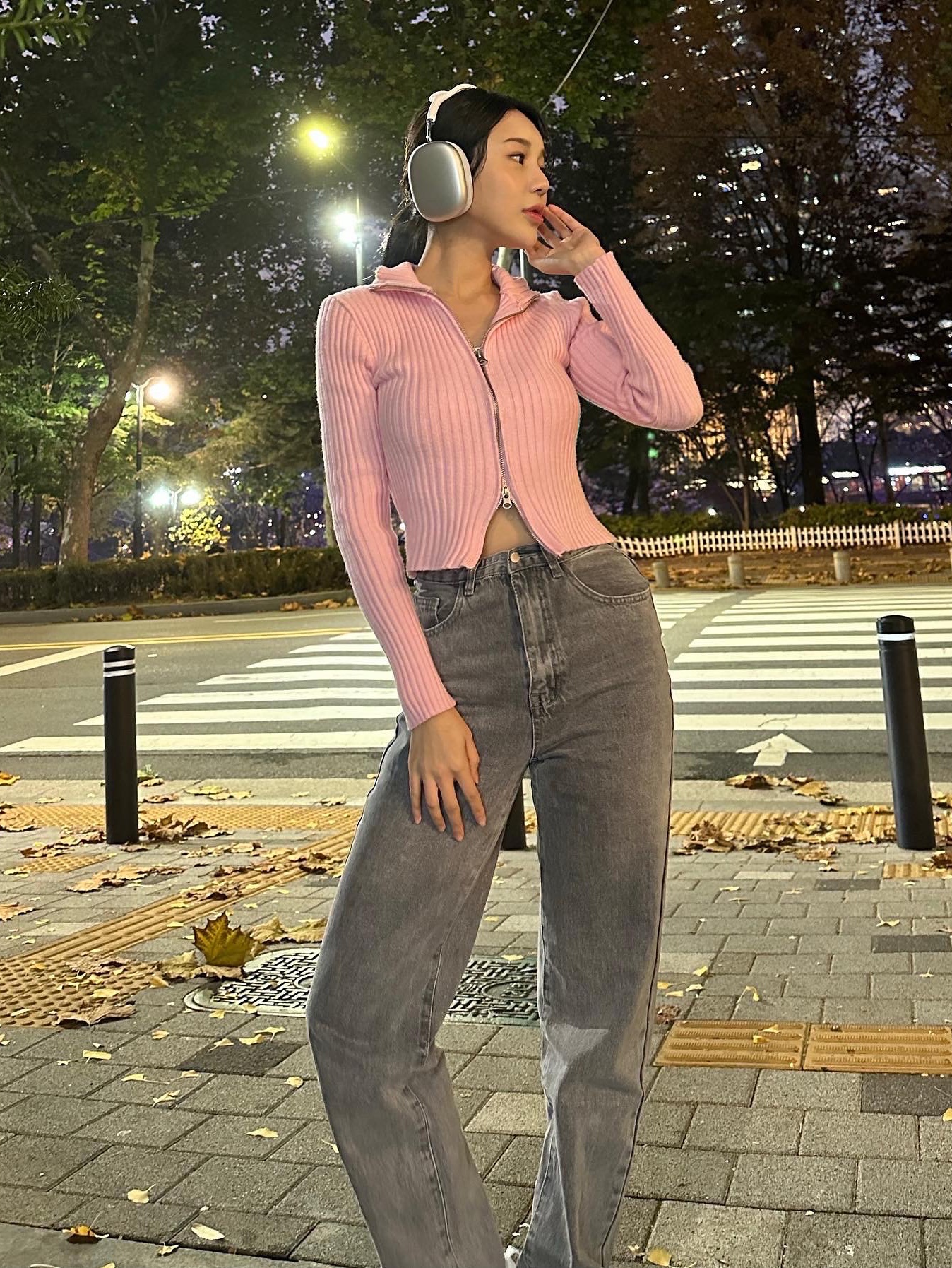 (GS) Nike Court Borough 2 SE White Pink Foam, Apple AirPods Max Lightning Silver (Korean Ver.) 착용 스타일 - 2