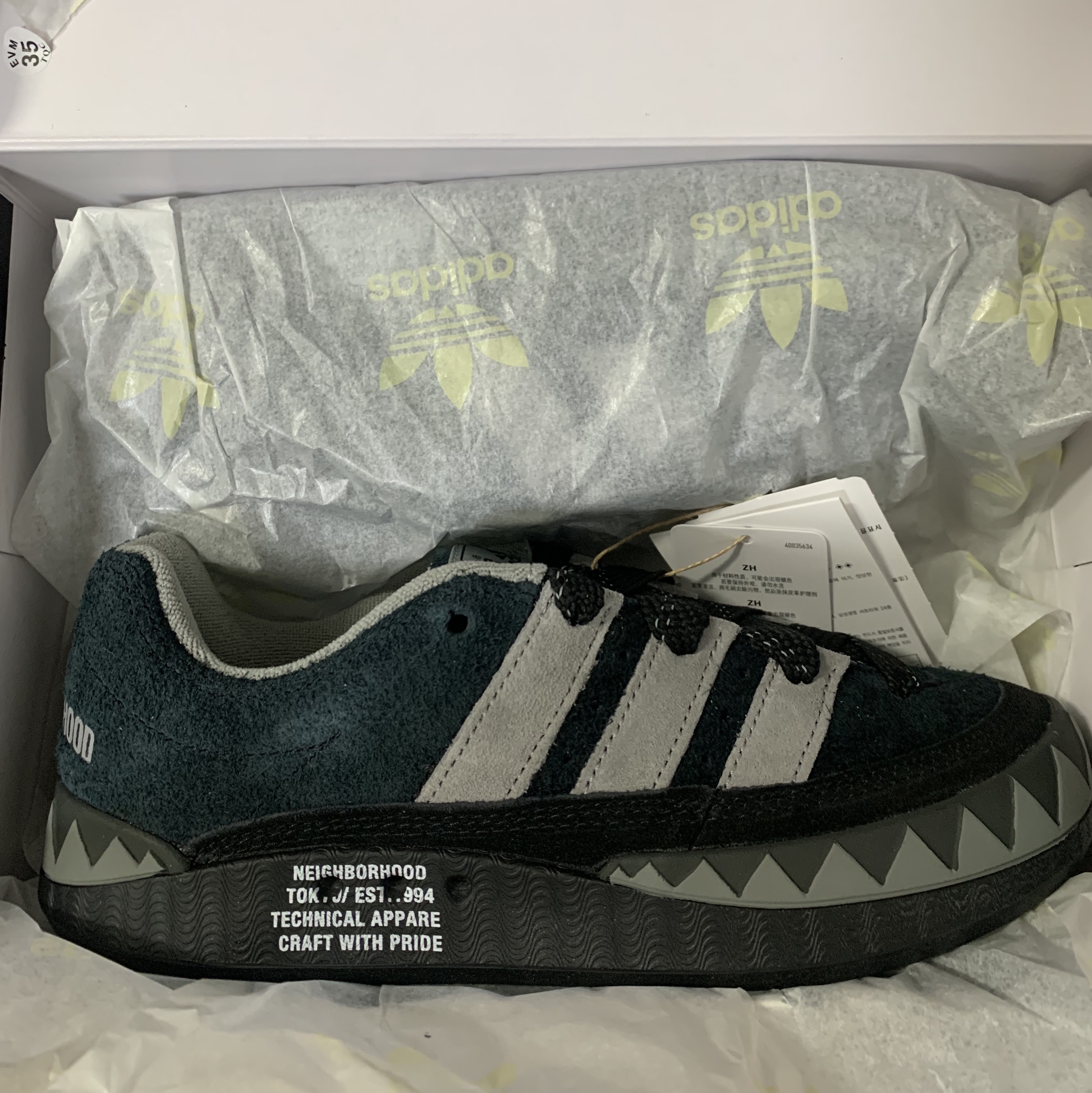 Adidas x Neighborhood Adimatic Core Black 착용 스타일