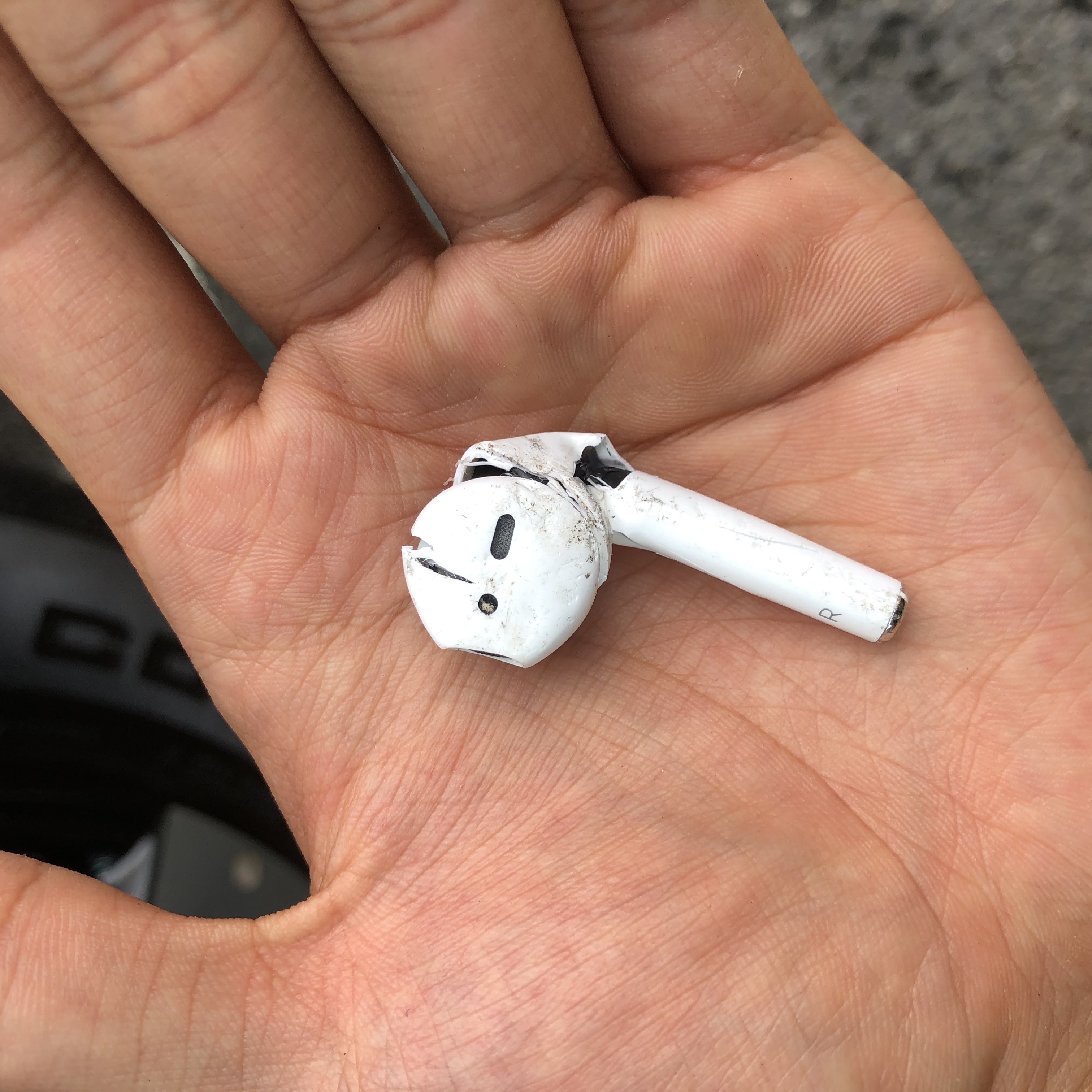 Apple AirPods 2nd Gen (Korean Ver.) 착용 스타일