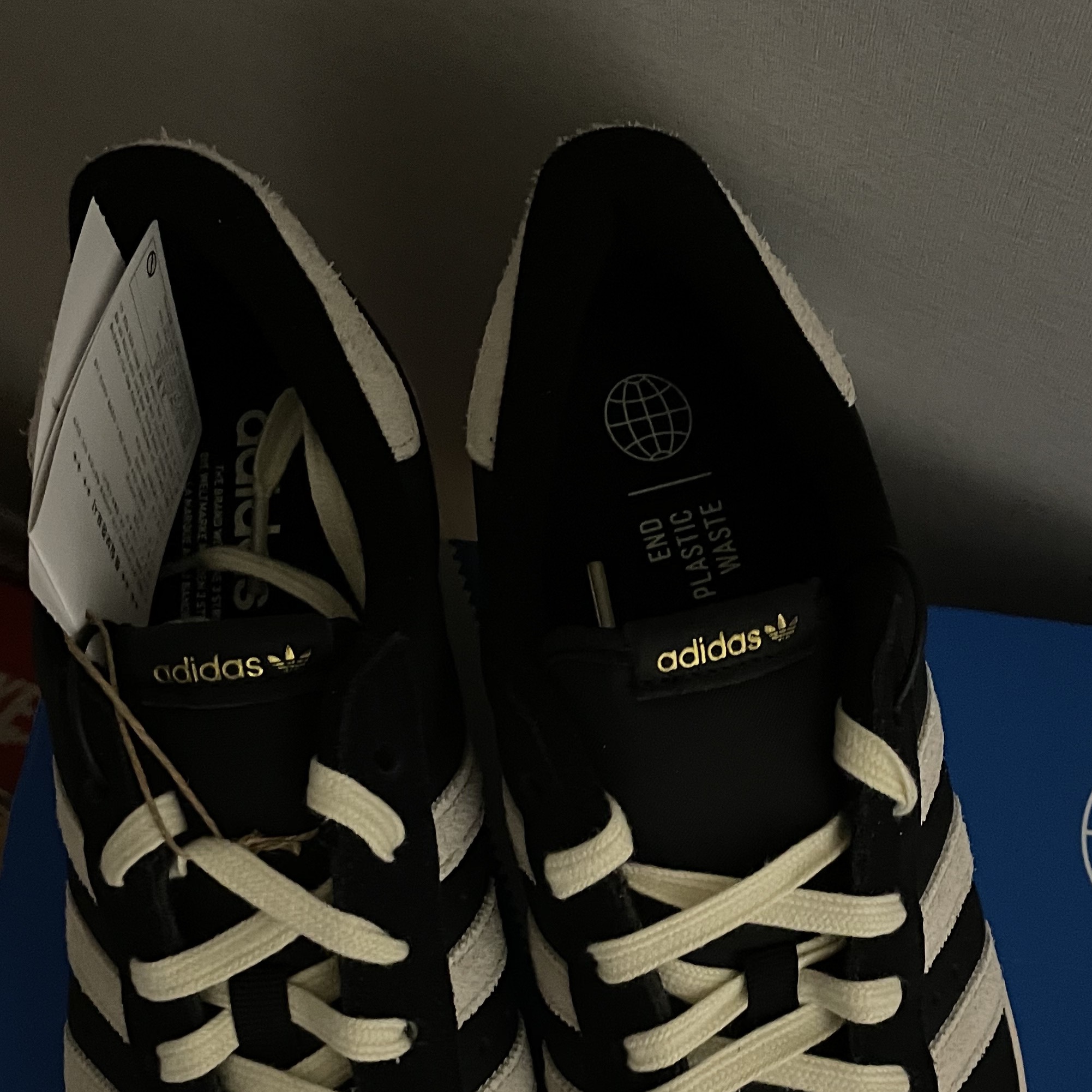 Adidas Superstar 82 Black White 착용 스타일 - 3