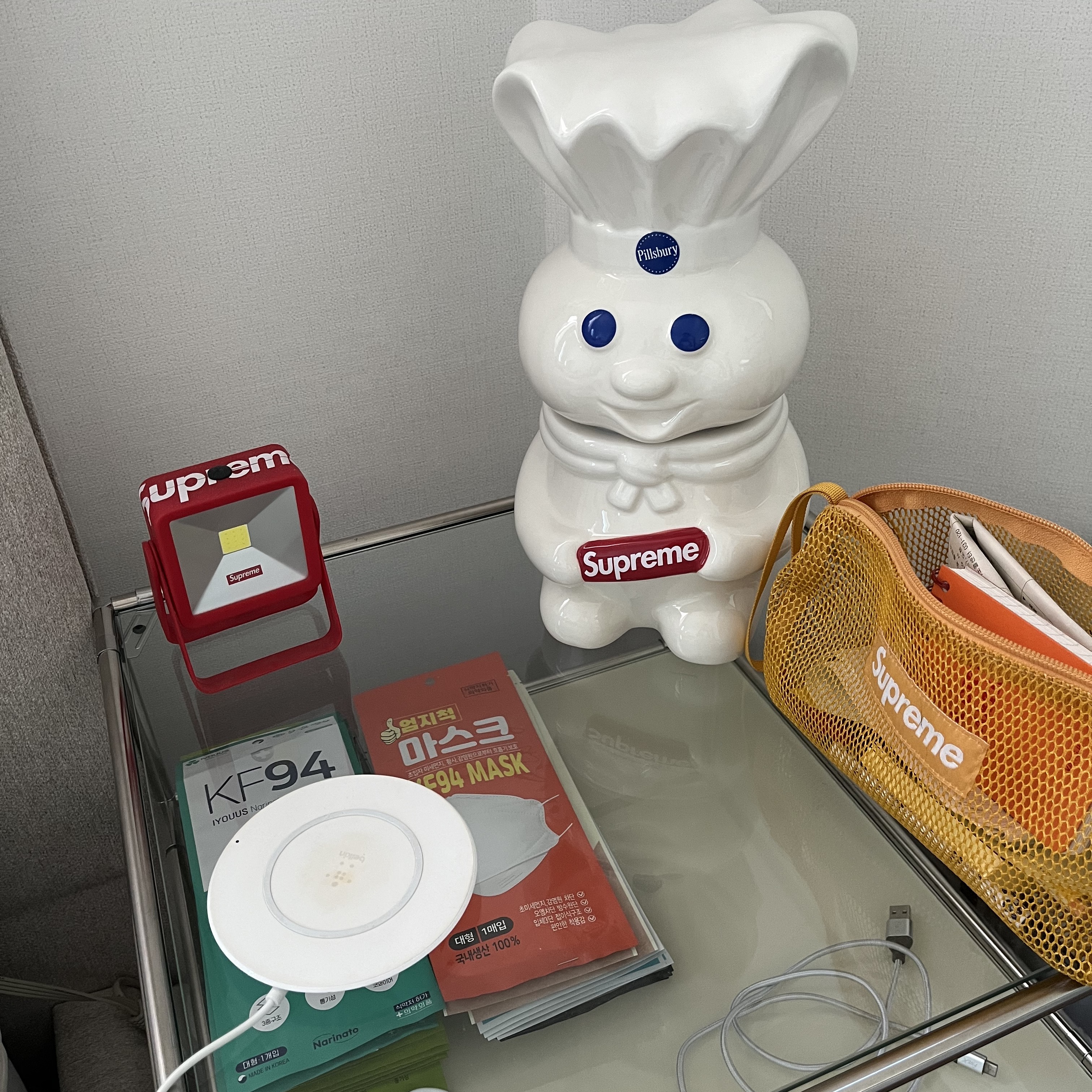 Supreme Doughboy Cookie Jar White - 22FW 착용 스타일