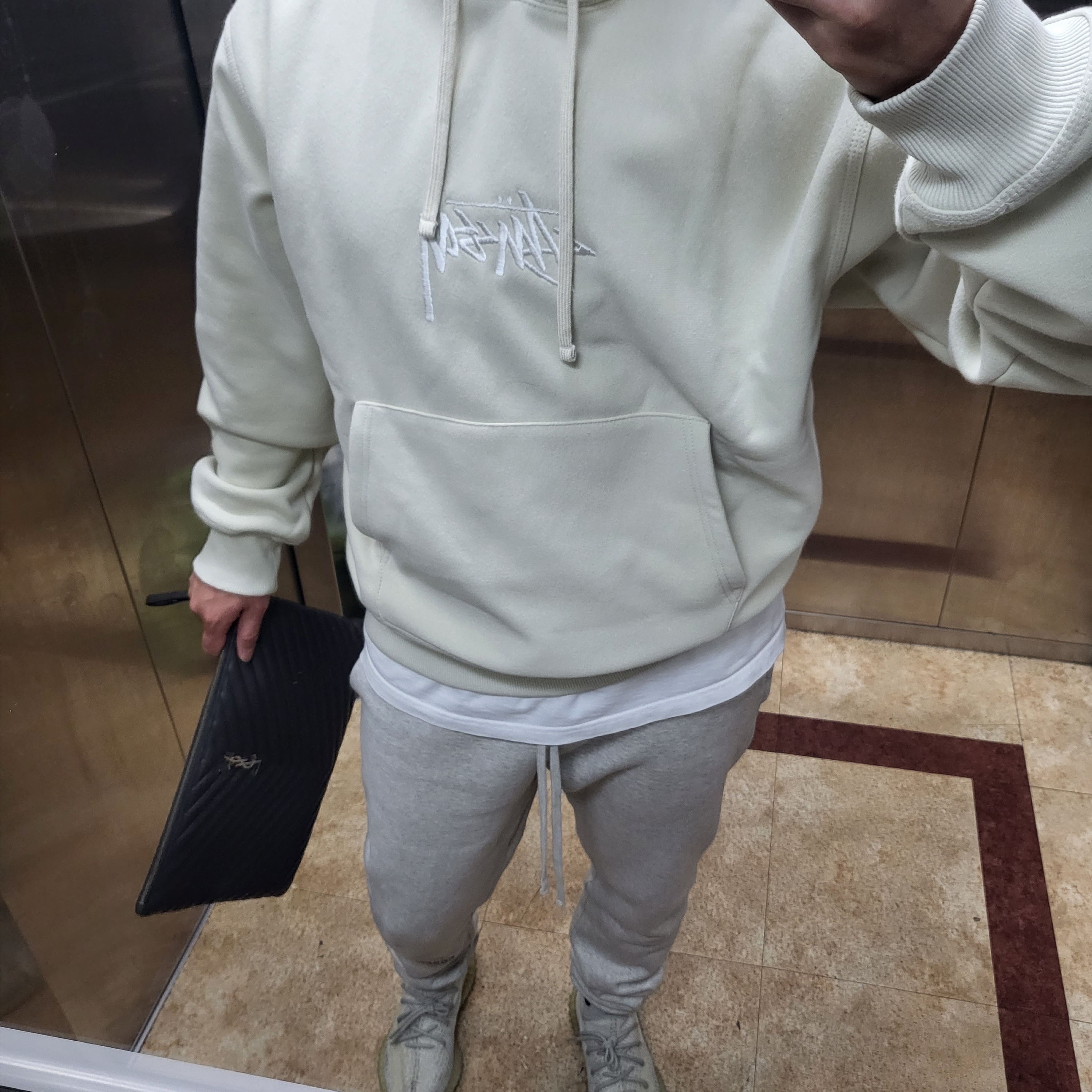 Essentials The Core Collection Sweatpants Light Oatmeal, Adidas Yeezy Boost 350 V2 Bone 착용 스타일