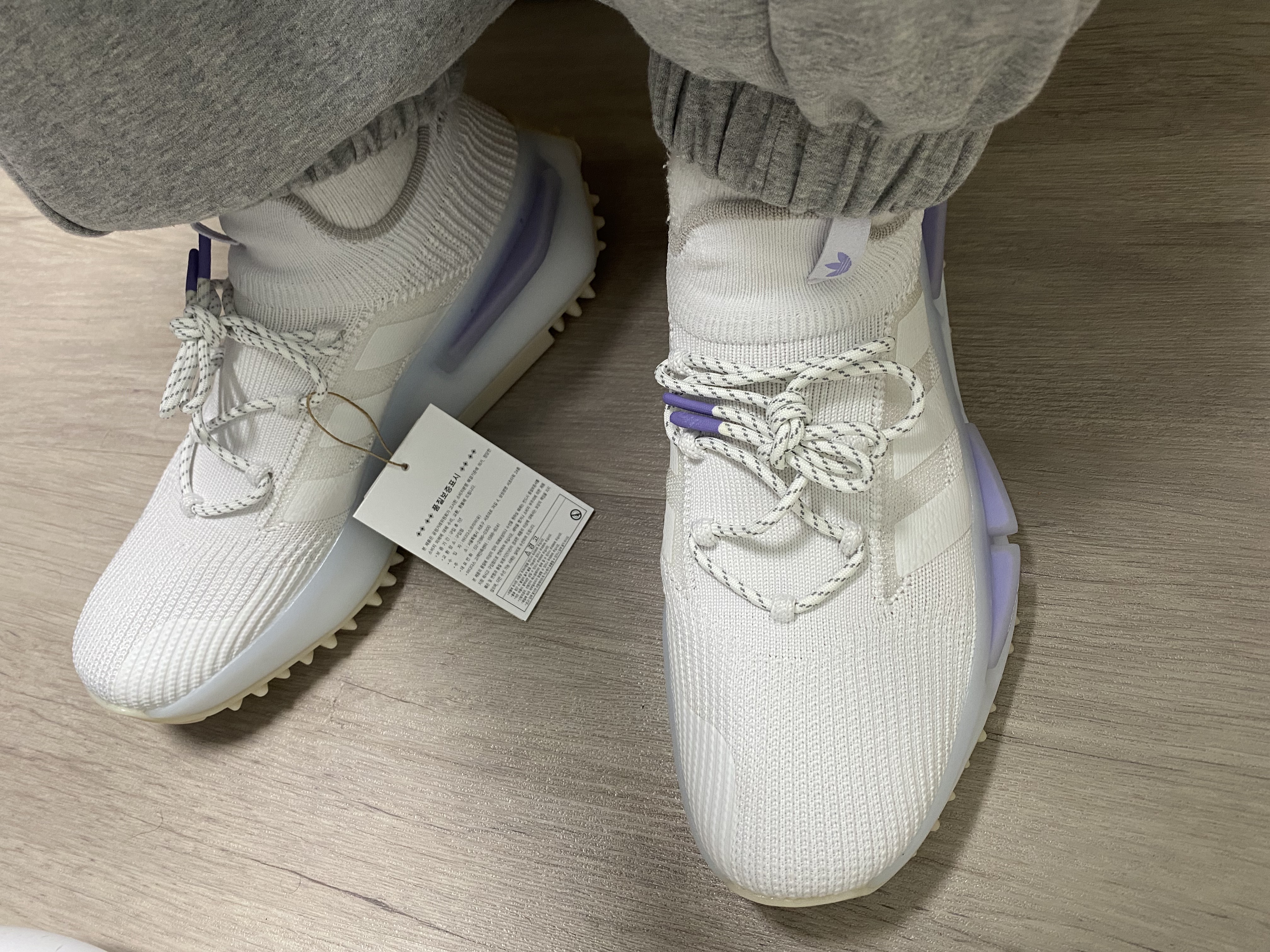 Adidas NMD S1 Cloud White Light Purple 착용 스타일