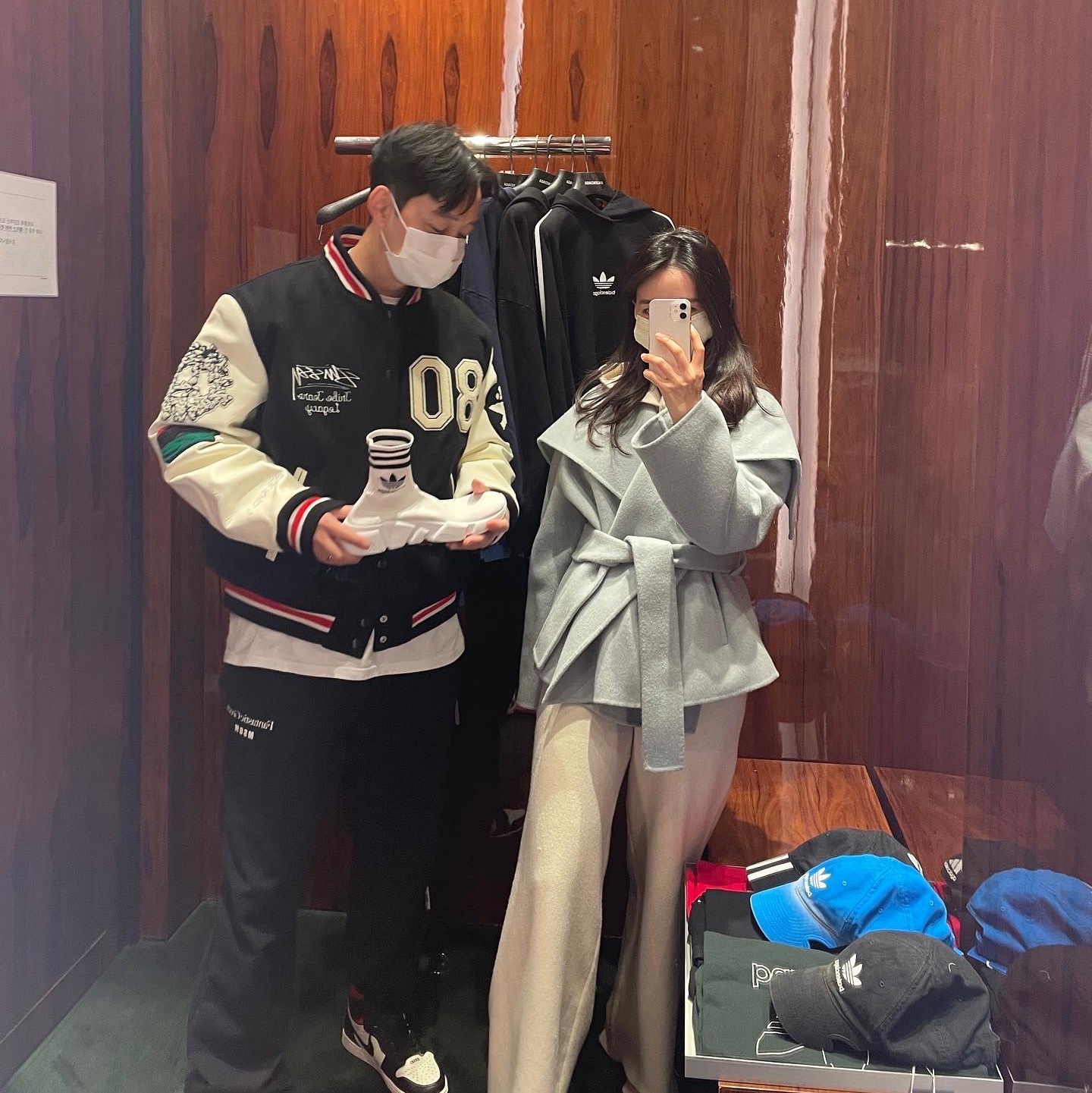 Stussy x Our Legacy x Denim Tears TTL Varsity Jacket Black, Supreme x Tiffany & Co. Box Logo T-Shirt White - 21FW 착용 스타일 - 1