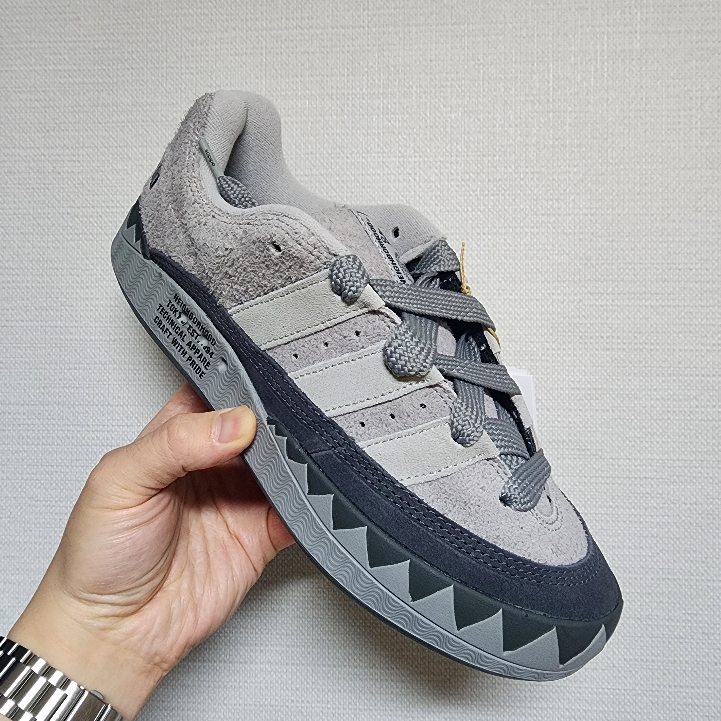 Adidas x Neighborhood Adimatic Charcoal Solid Grey 착용 스타일