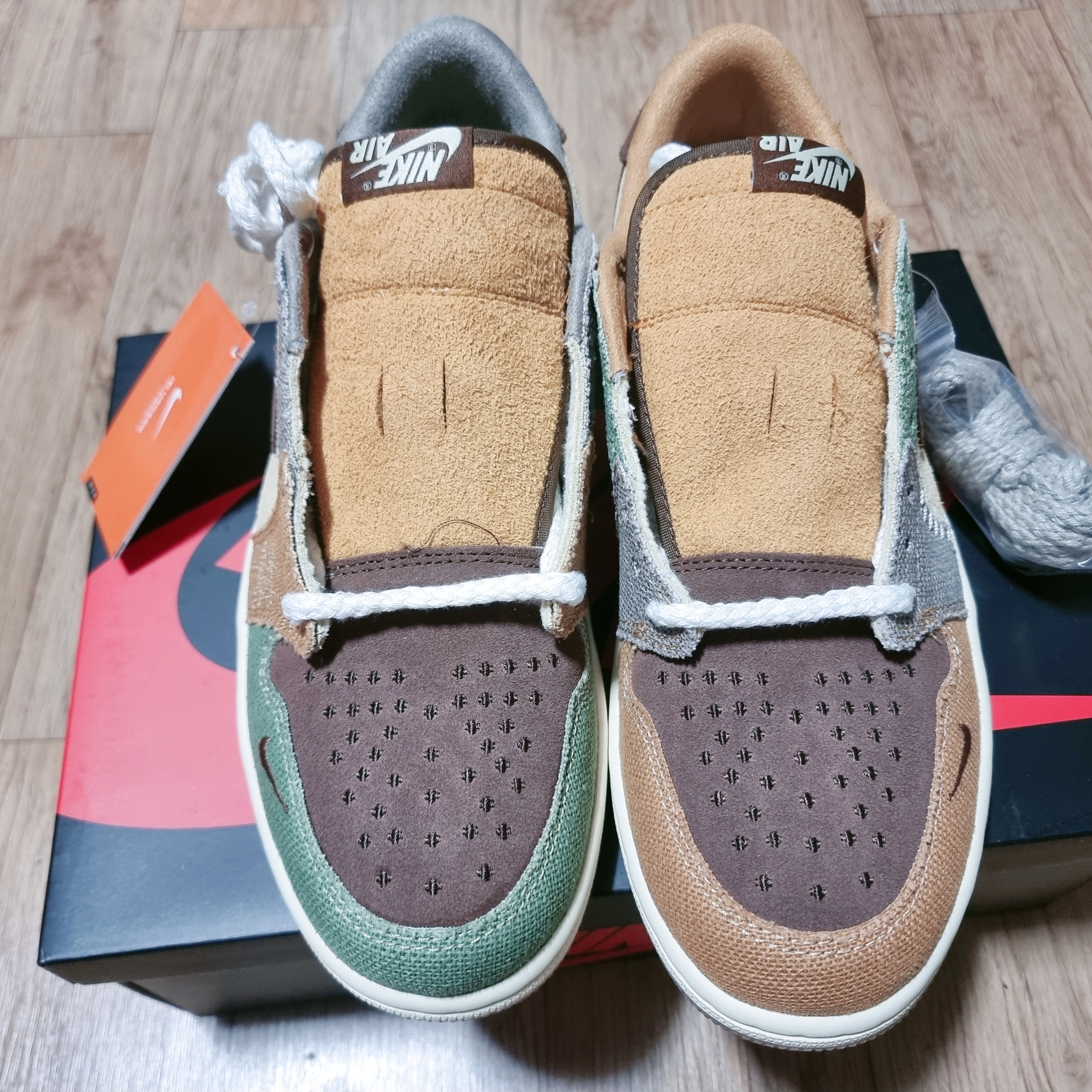 Jordan 1 x Zion Williamson Retro Low OG Flax and Oil Green 착용 스타일 - 2