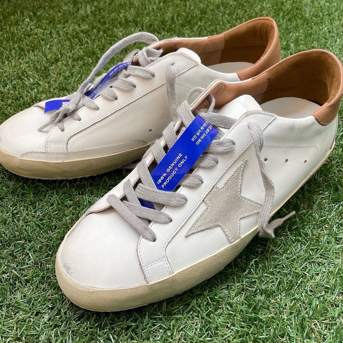 (W) Golden Goose Superstar White Brown Heel Tab Sneakers 착용 스타일 - 1
