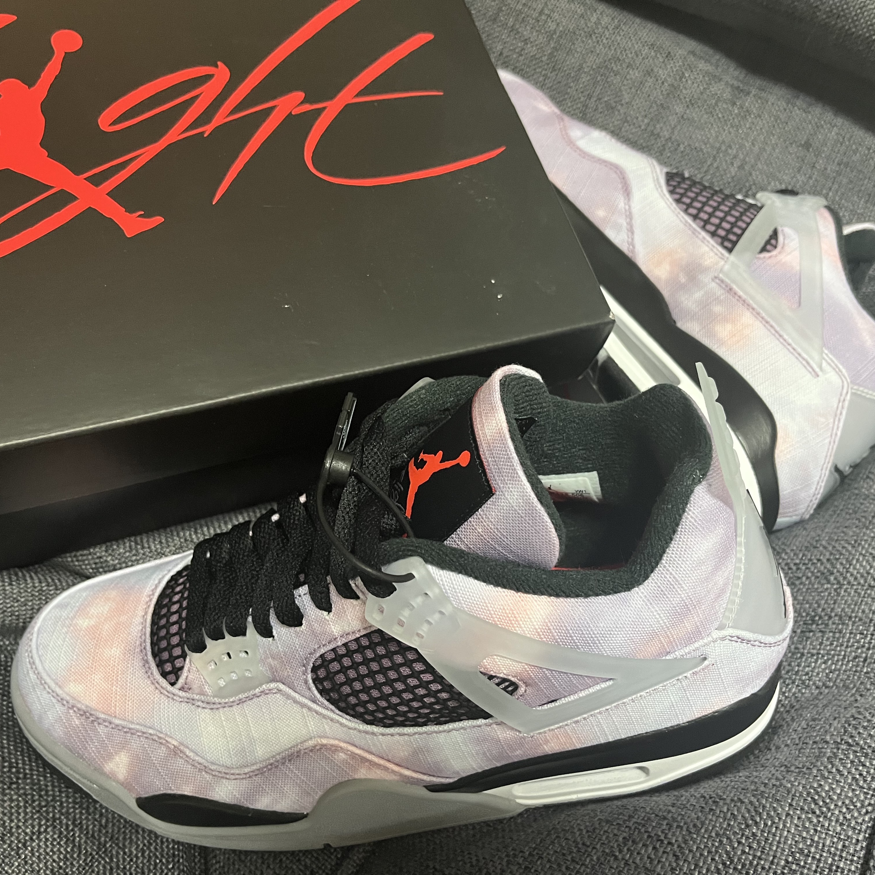 Jordan 4 Retro SE Amethyst Wave 착용 스타일 - 2