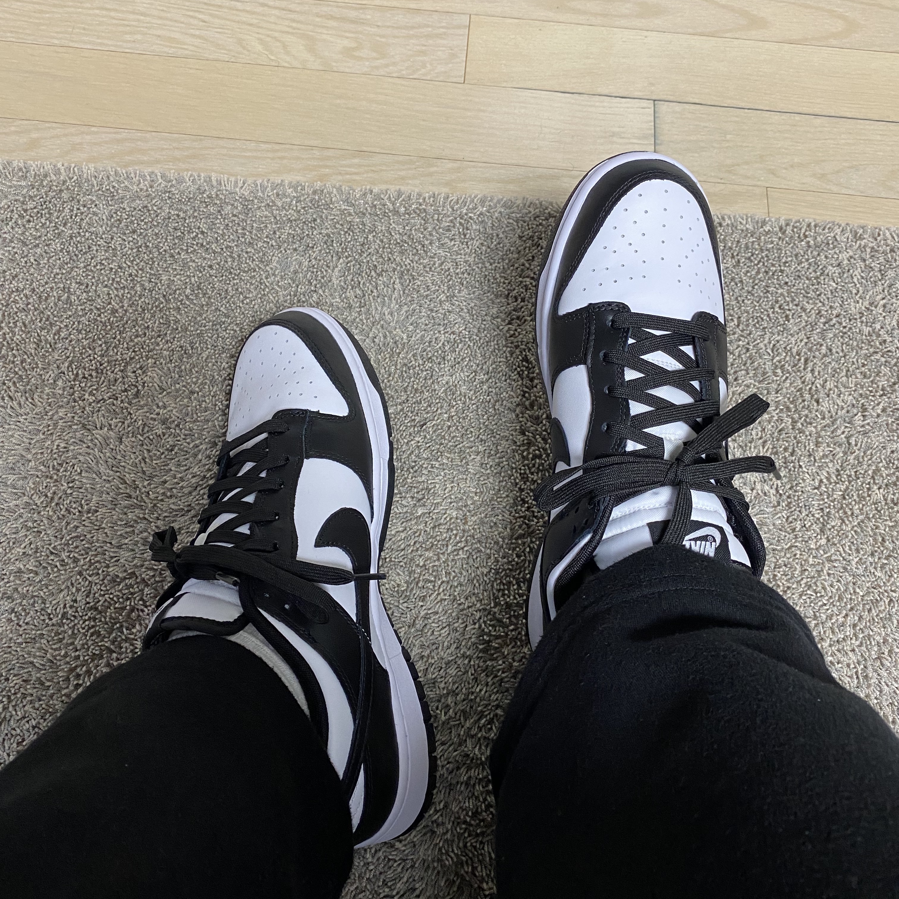 Nike Dunk Low Retro Black, (W) Nike Dunk Low Black 착용 스타일 - 2