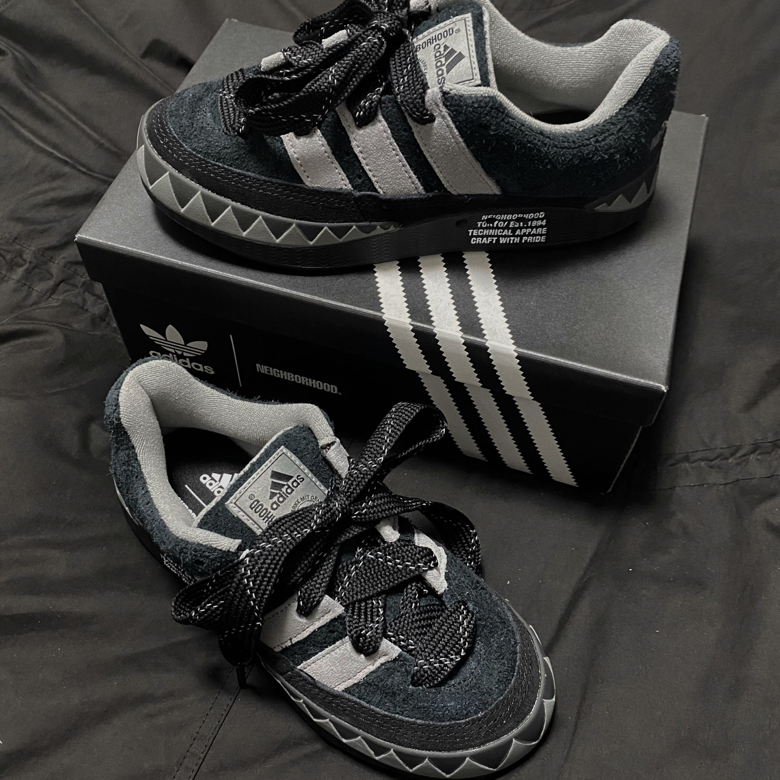 Adidas x Neighborhood Adimatic Core Black 착용 스타일