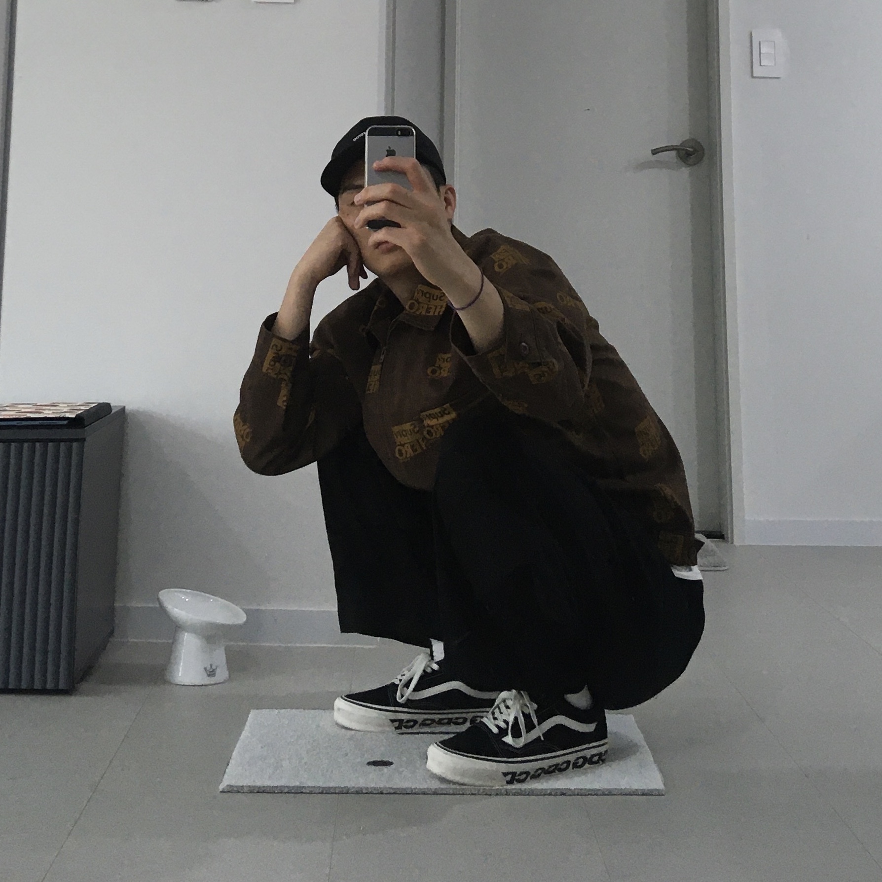 Supreme Antihero Work Jacket Brown - 22SS, Supreme Brushed Cordura Small Box 6-Panel Black - 22FW 착용 스타일 - 2
