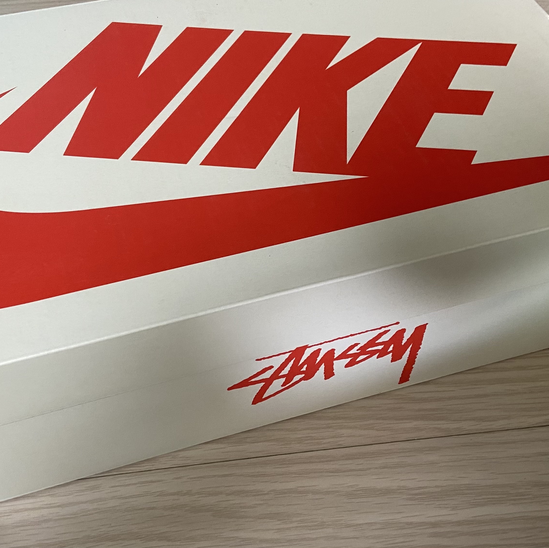 Nike x Stussy Air Force 1 '07 Mid SP Black and Light Bone 착용 스타일 - 3
