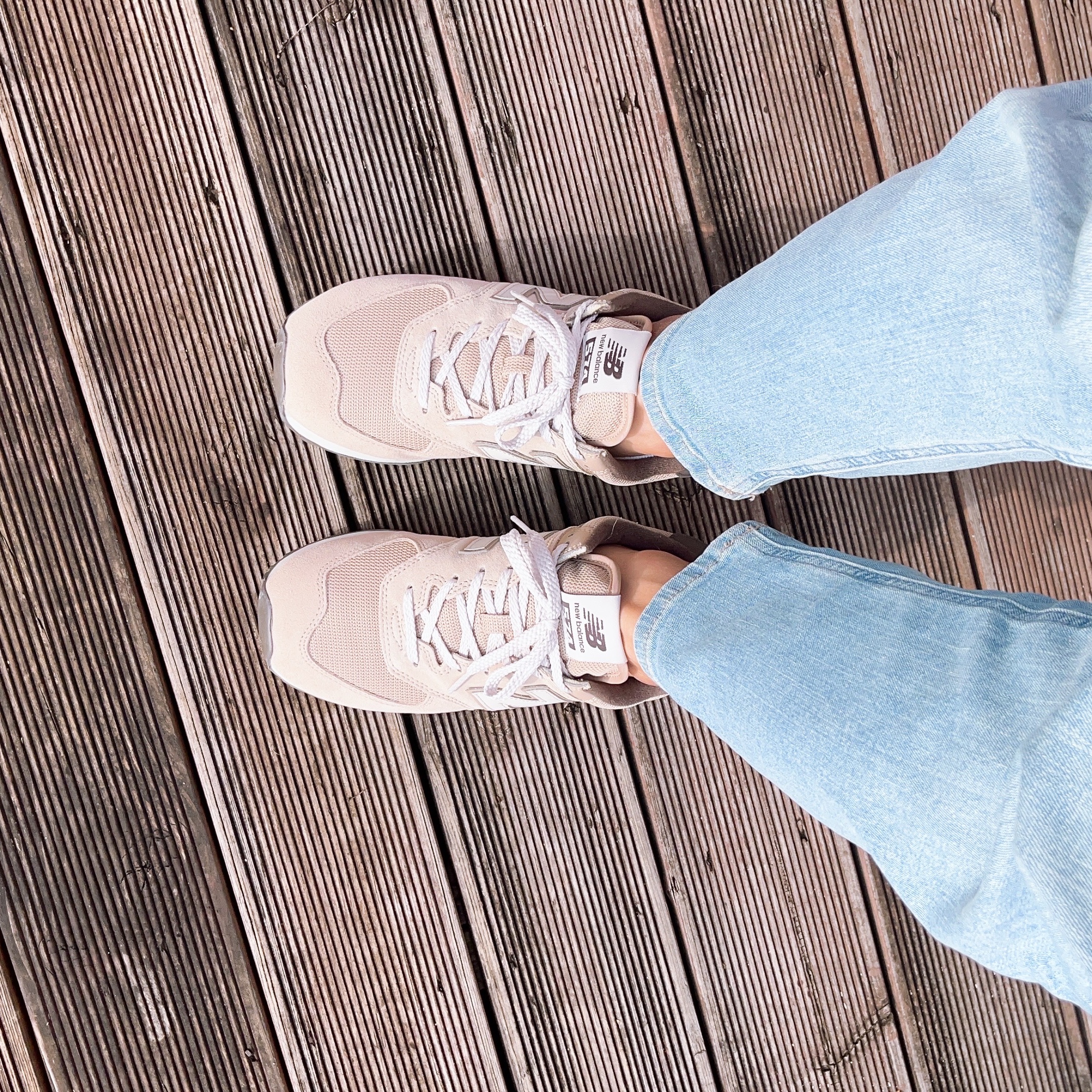 New Balance 574 Brown 착용 스타일 - 3