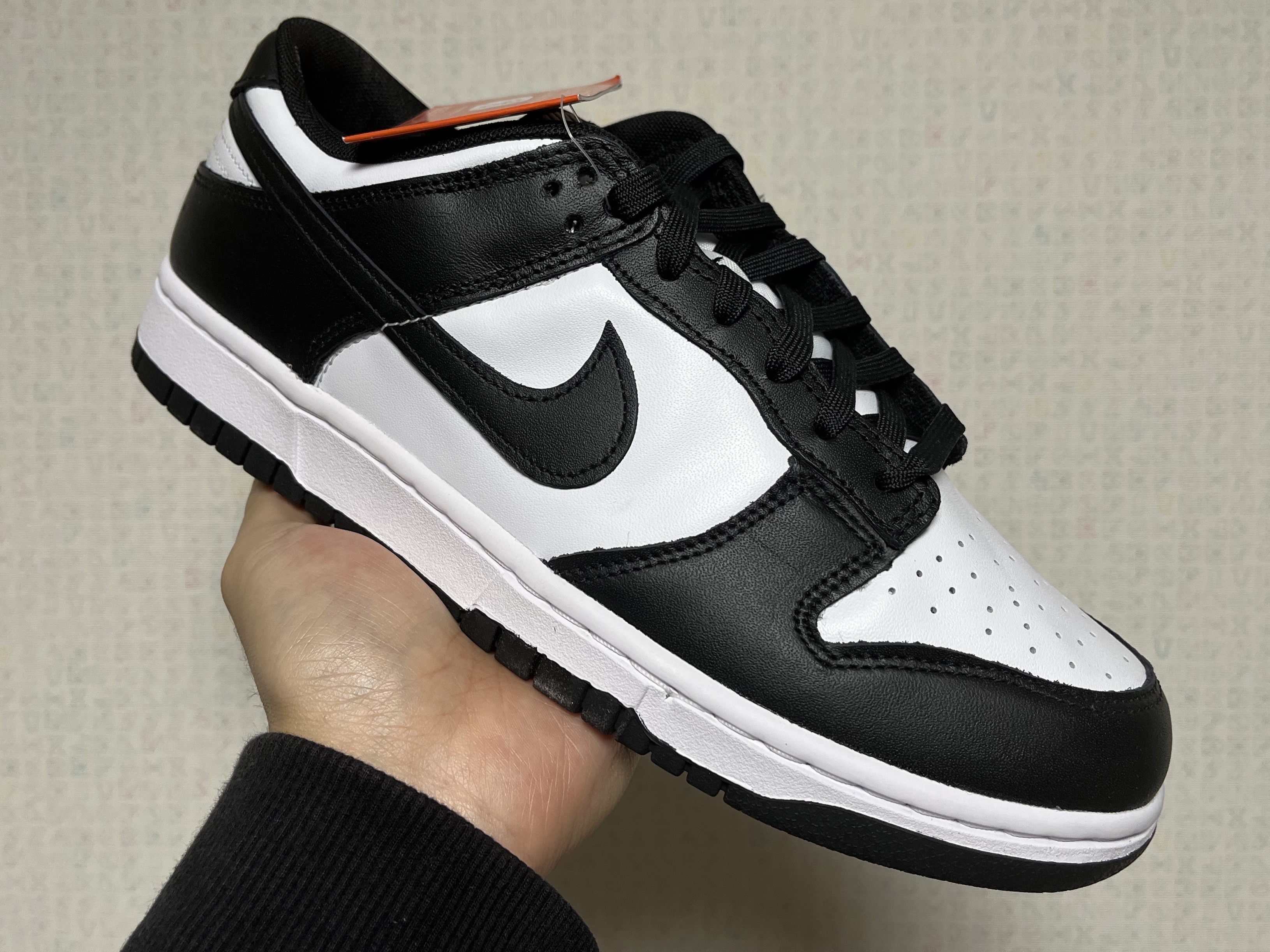 Nike Dunk Low Retro Black 착용 스타일 - 2