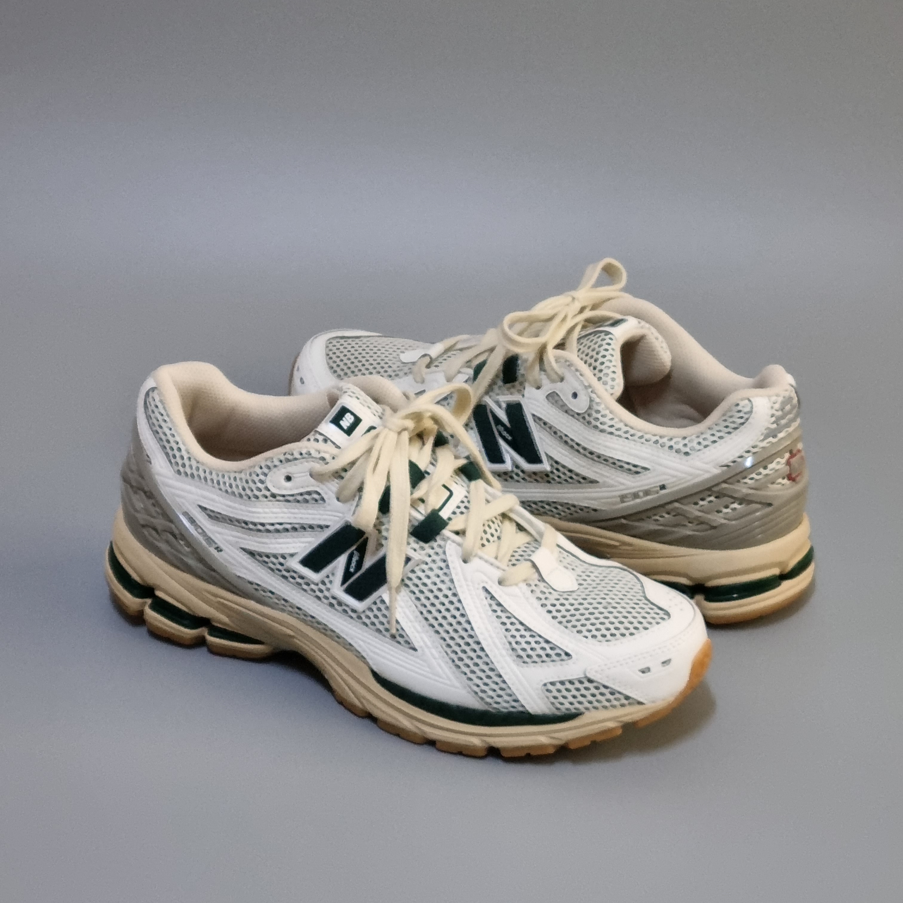 New Balance 1906R Silver Green 착용 스타일