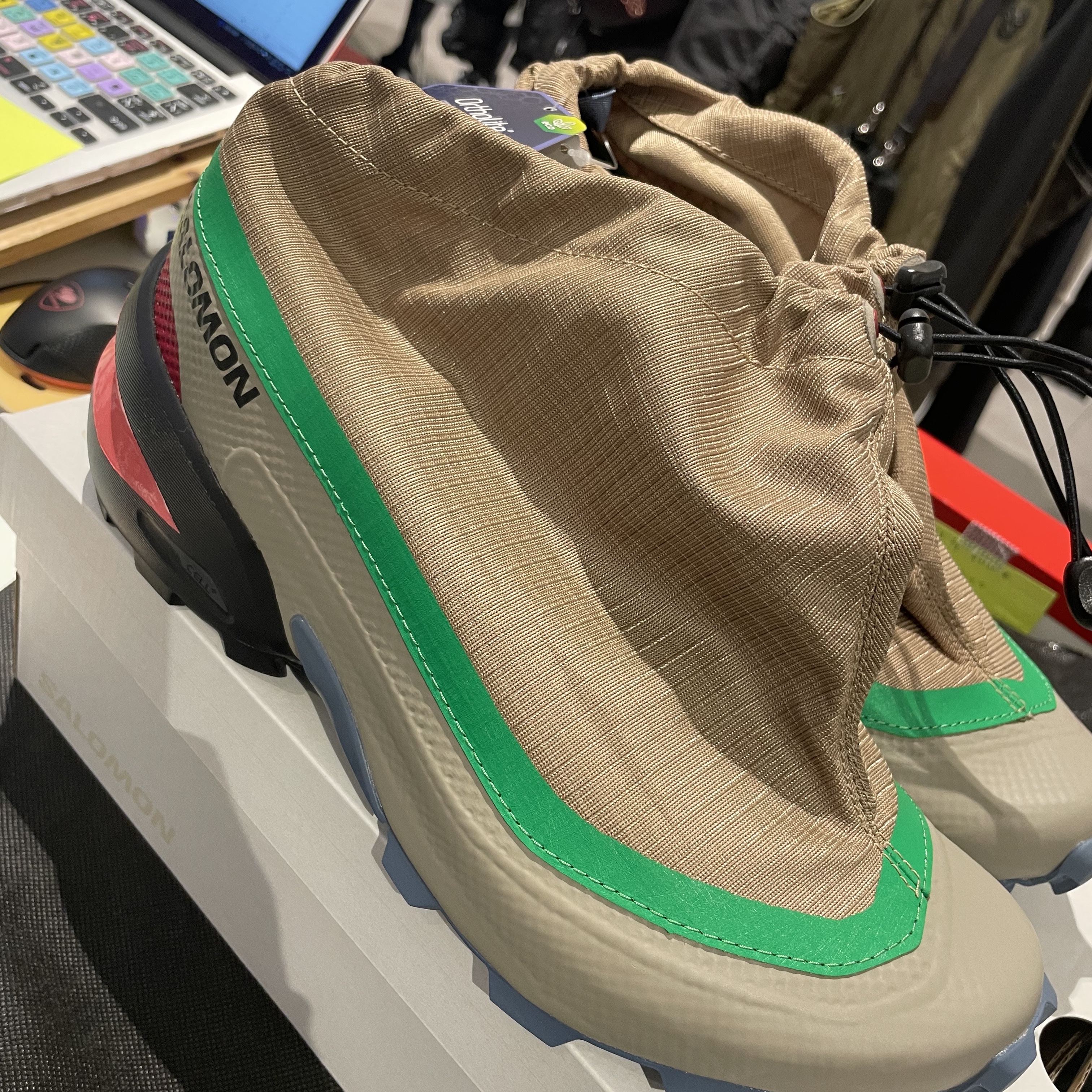 Salomon x MM6 Maison Margiela Cross Low Kelp Vintage Khaki 착용 스타일