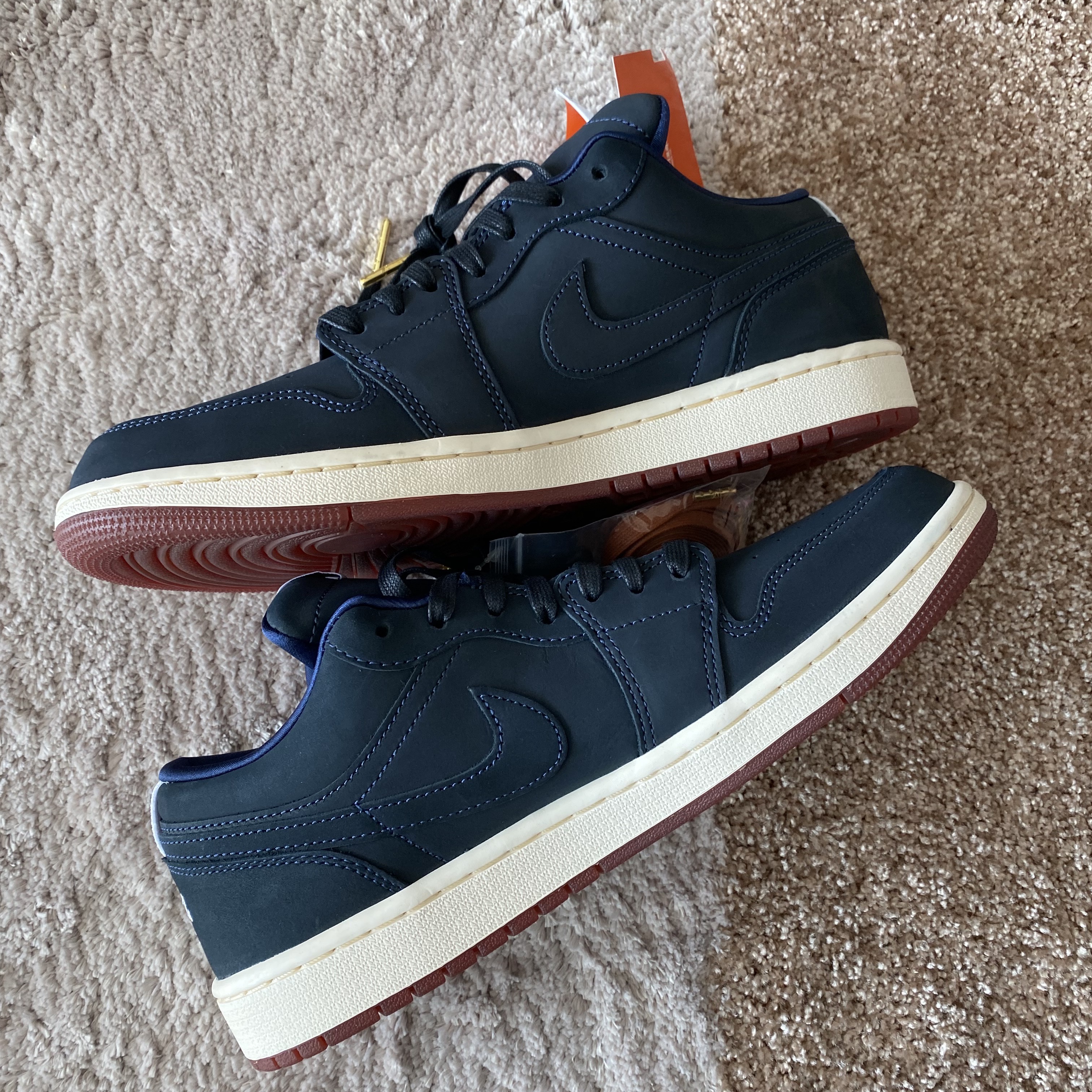 Jordan 1 x Eastside Golf Low Midnight Navy 착용 스타일 - 2
