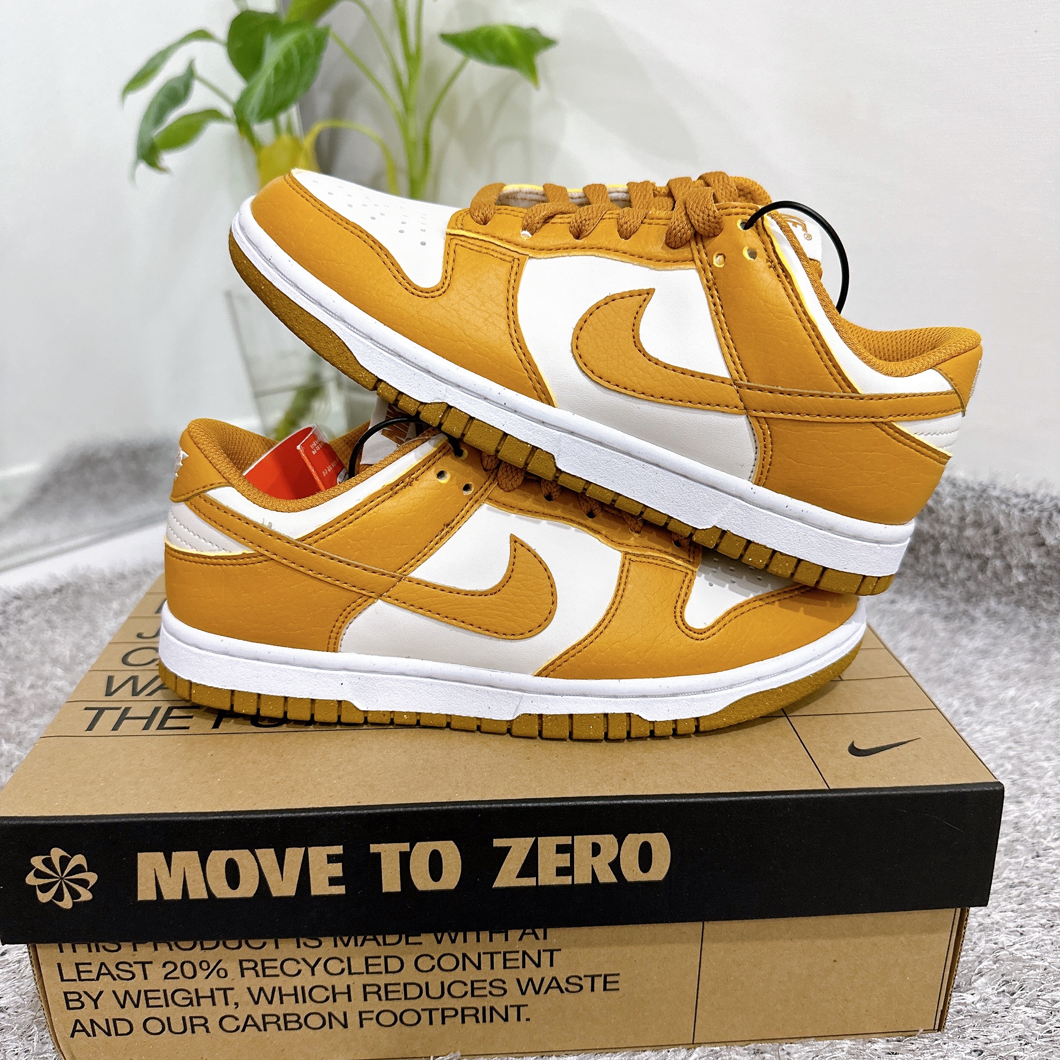 (W) Nike Dunk Low Next Nature Phantom 착용 스타일 - 1
