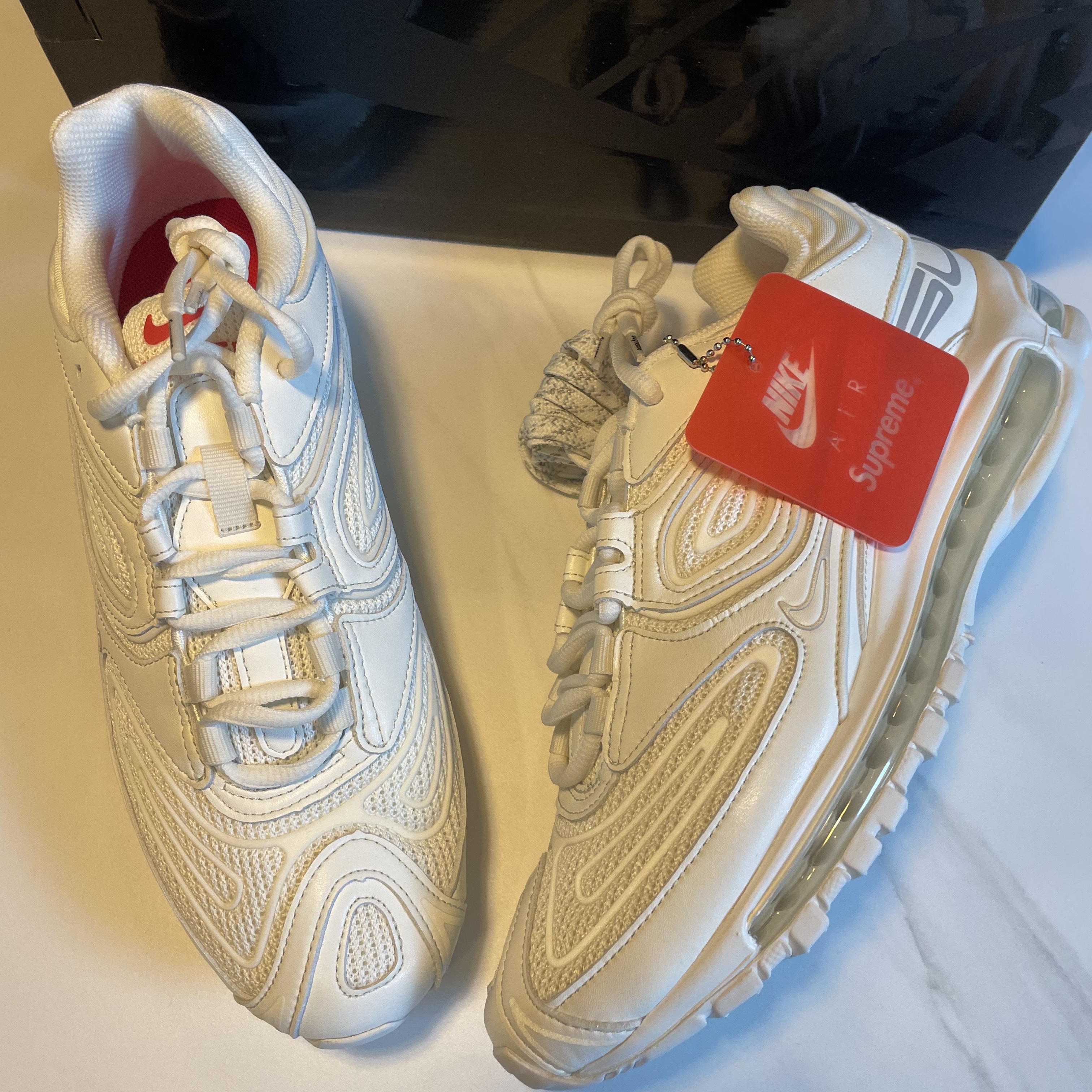 Nike x Supreme Air Max 98 TL White 착용 스타일 - 1