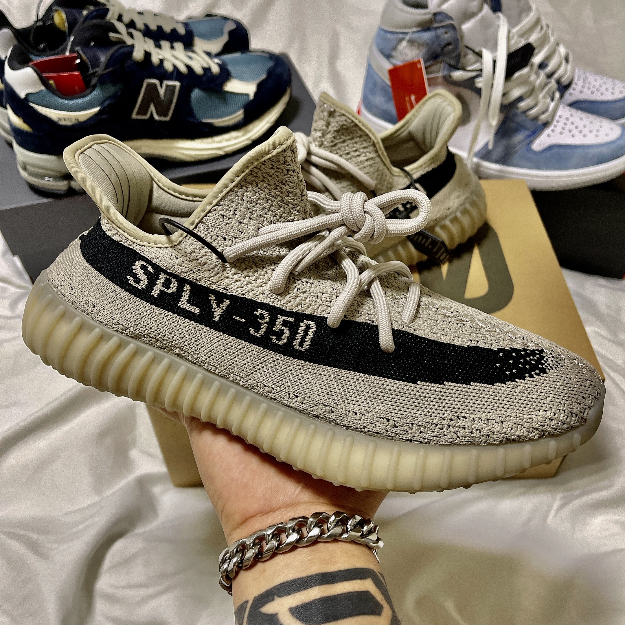 Adidas Yeezy Boost 350 V2 Slate Core Black 2022/2023 착용 스타일