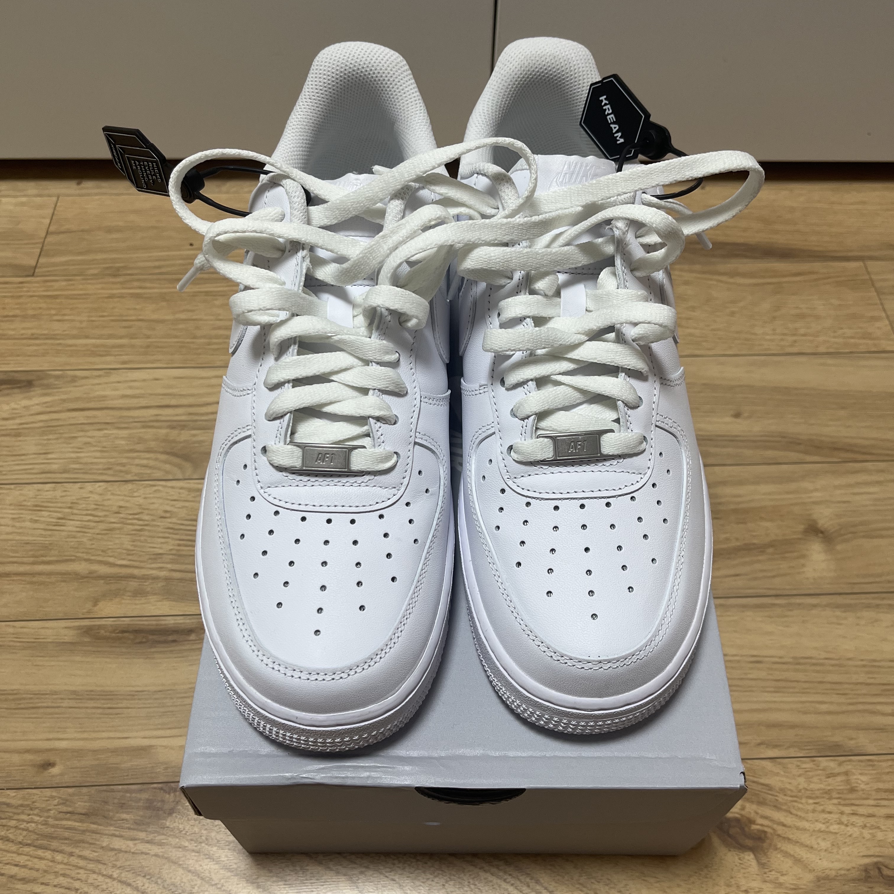 Nike Air Force 1 '07 Low White 착용 스타일 - 2