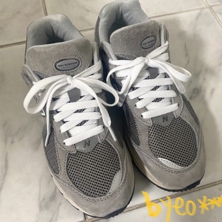 New Balance 2002R Grey, New Balance 2002R Marblehead White 착용 스타일