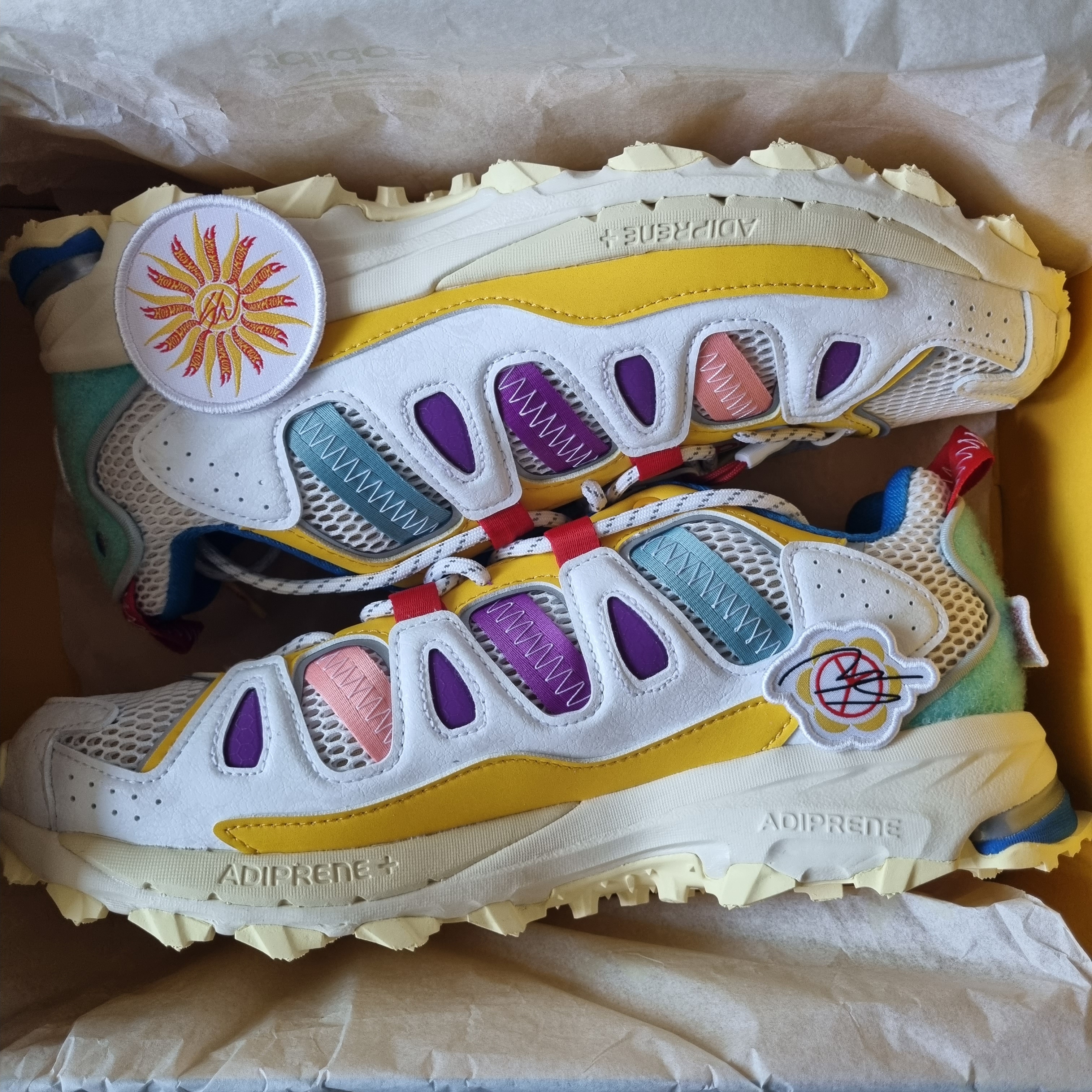Adidas x Sean Wotherspoon x Hot Wheels Superturf Adventure White Bold Gold 착용 스타일 - 1