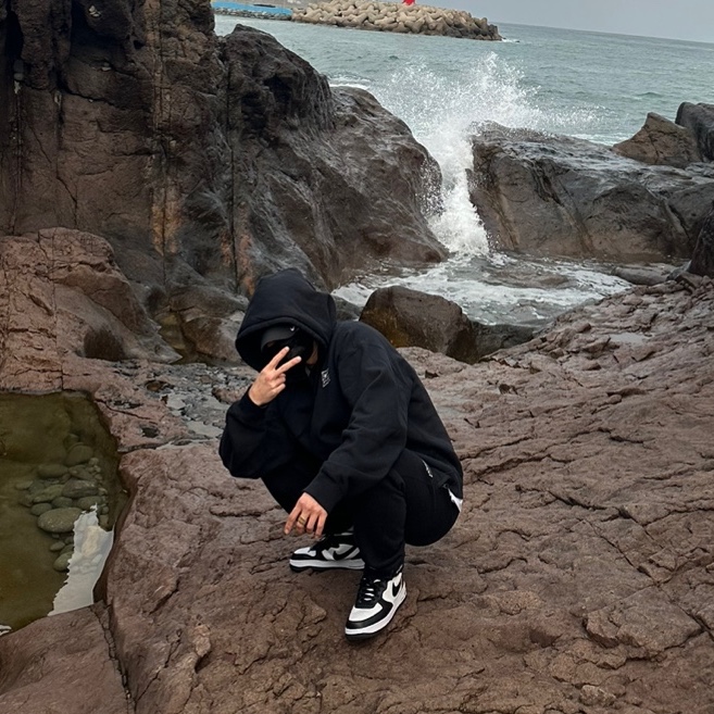 Nike x Stussy NRG RA Washed Pullover Hoodie Black (DN4028-010), Nike x Stussy NRG RA Washed Fleece Pants Black (DN4030-010) 착용 스타일