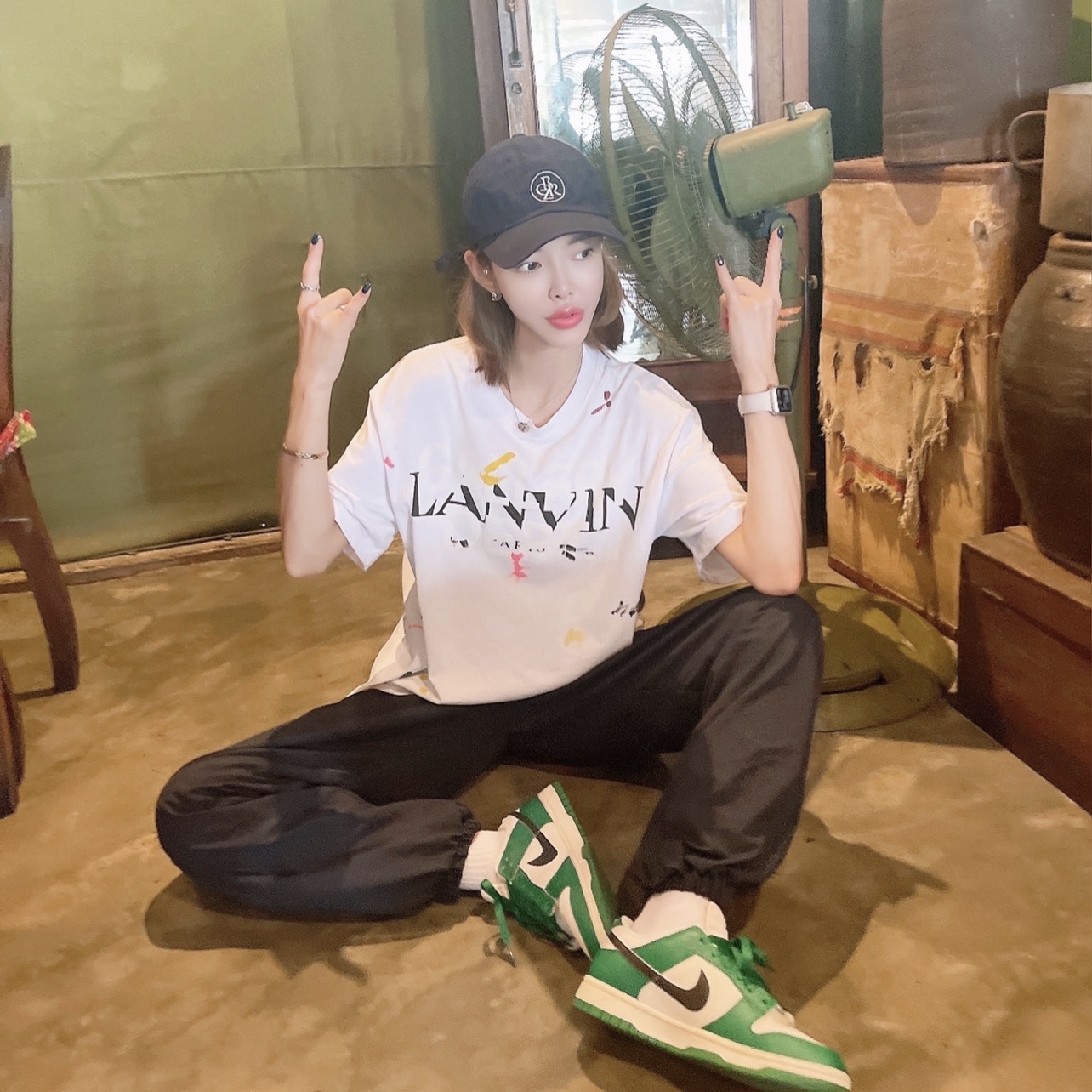 Nike Dunk Low Retro SE Jackpot Malachite, Apple Watch SE 40mm GPS Starlight Aluminum Case with Sport Band Starlight (Korean Ver.) 착용 스타일