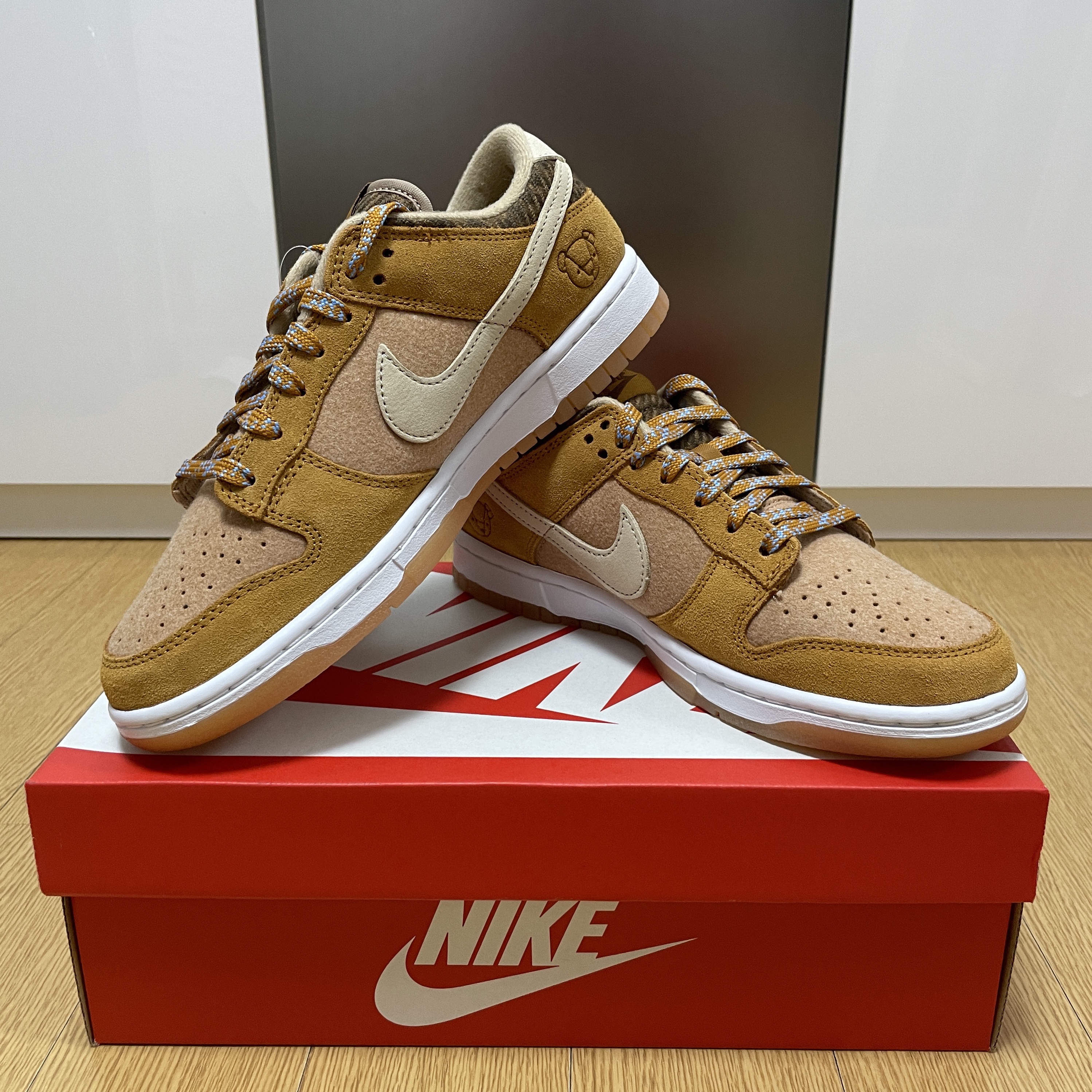Nike Dunk Low SE Praline Desert Ochre 착용 스타일