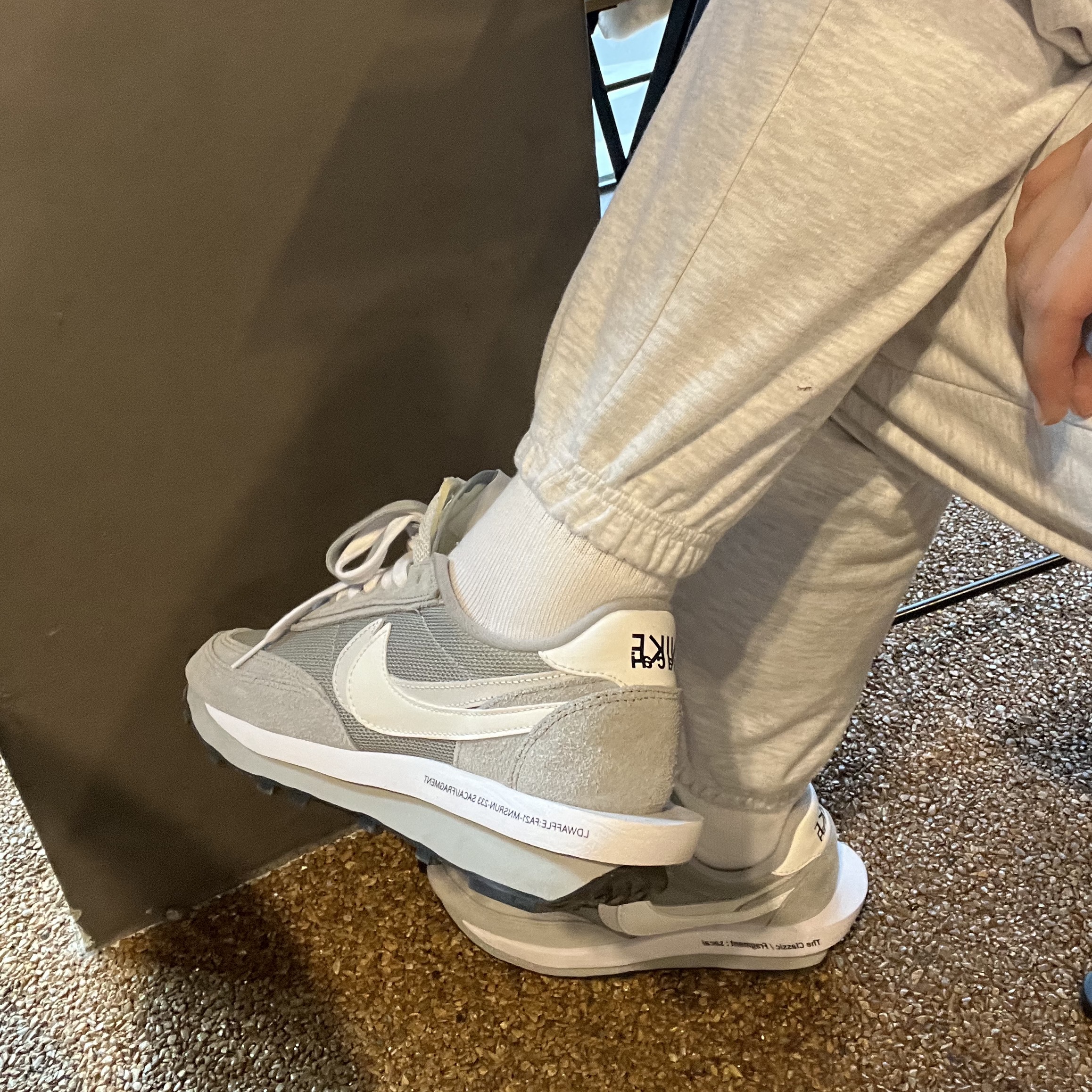 Nike x Sacai x Fragment LDWaffle Light Smoke Grey 착용 스타일