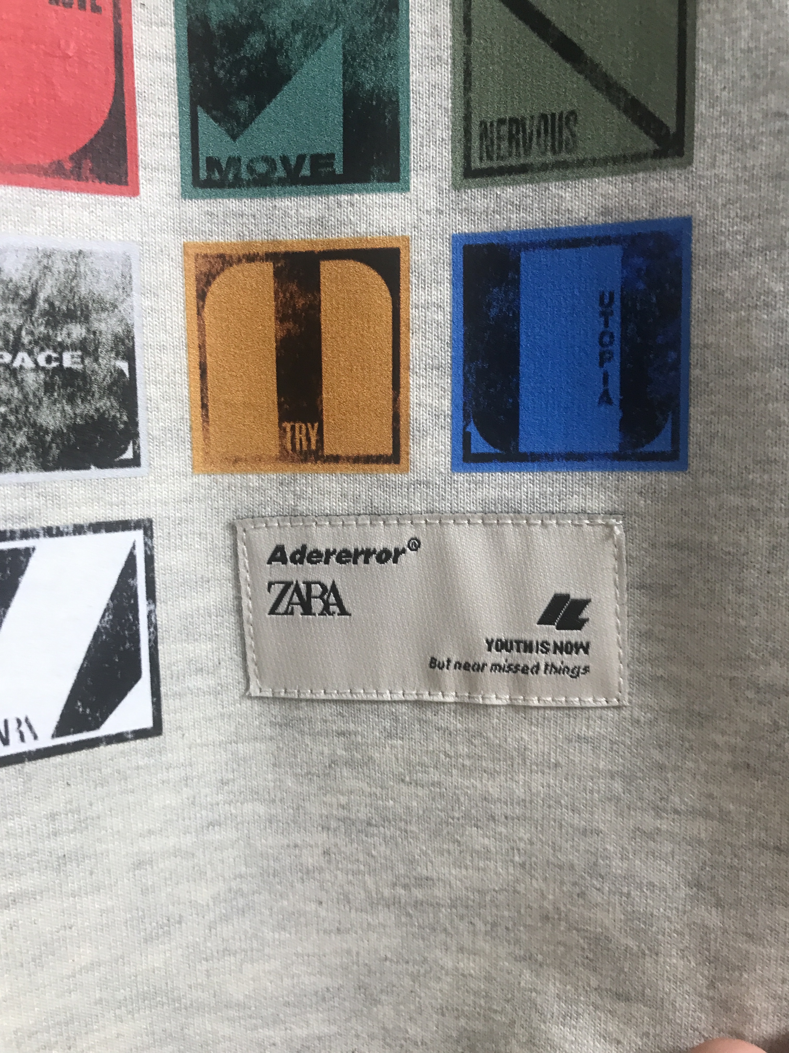 Zara x Ader Error Alphabet Sweatshirt Light Grey 착용 스타일 - 3