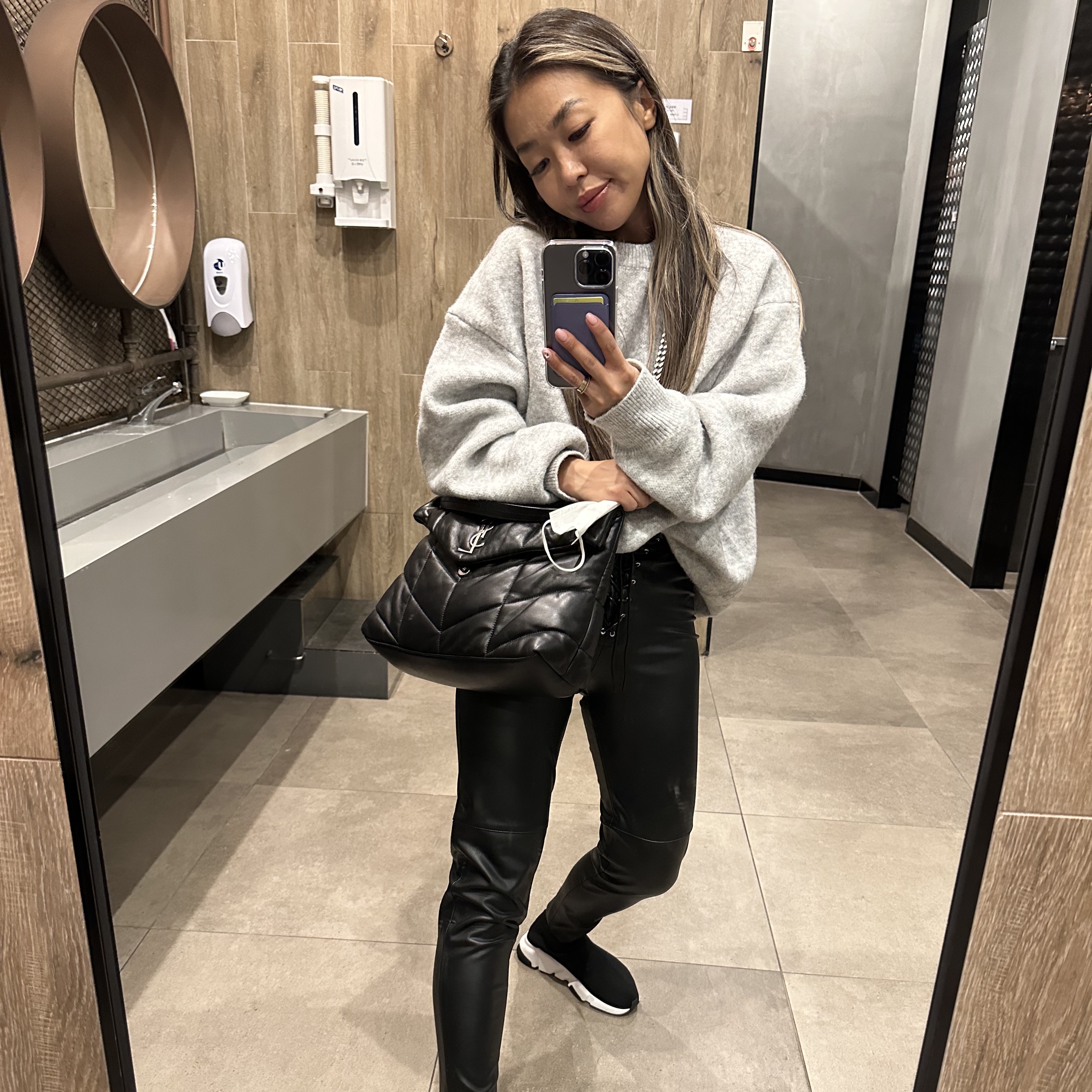 Balenciaga Speed Trainer Black White 2021/2022 착용 스타일