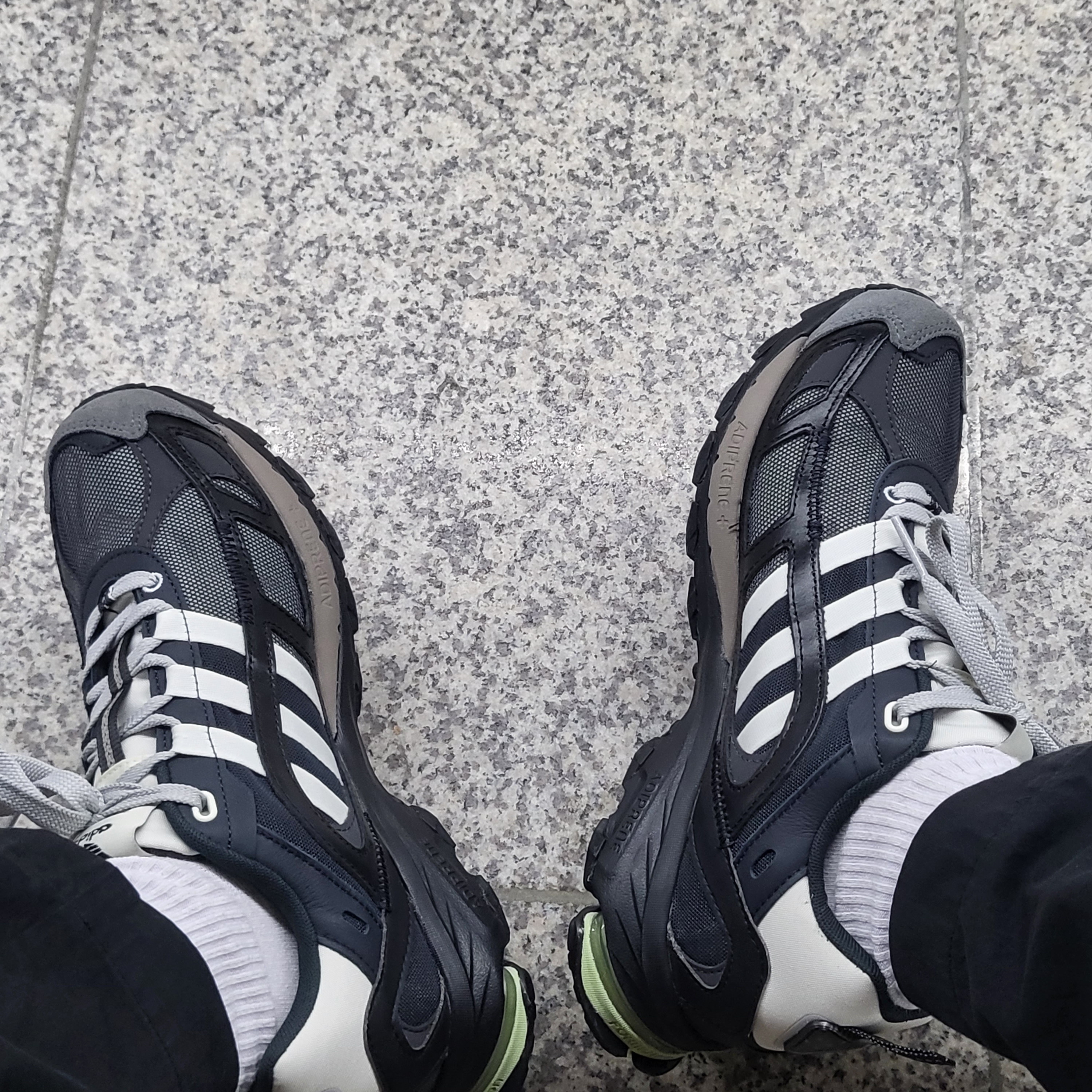 Adidas x Song for the Mute Shadowturf Core Black Night Grey 착용 스타일 - 2