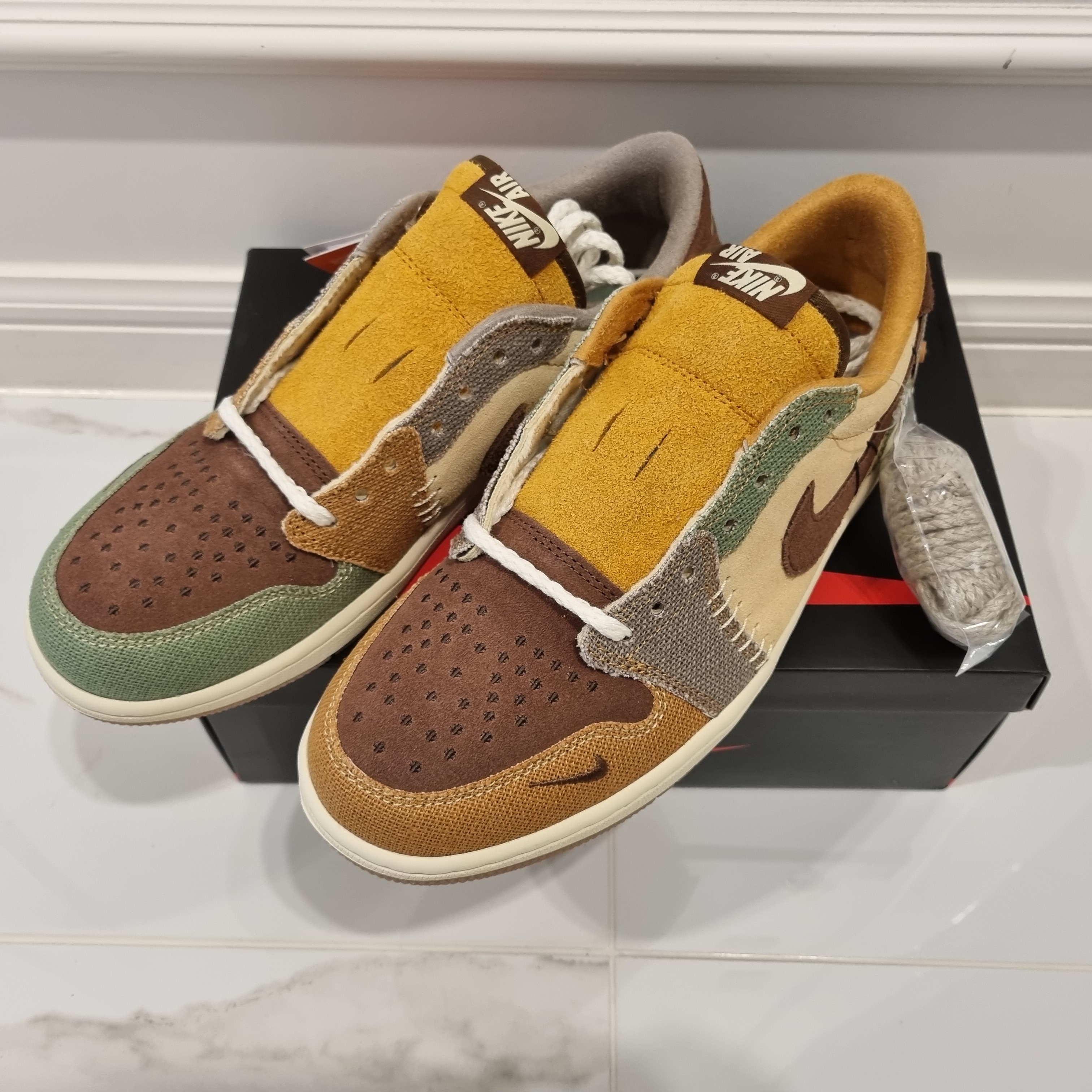 Jordan 1 x Zion Williamson Retro Low OG Flax and Oil Green 착용 스타일 - 2