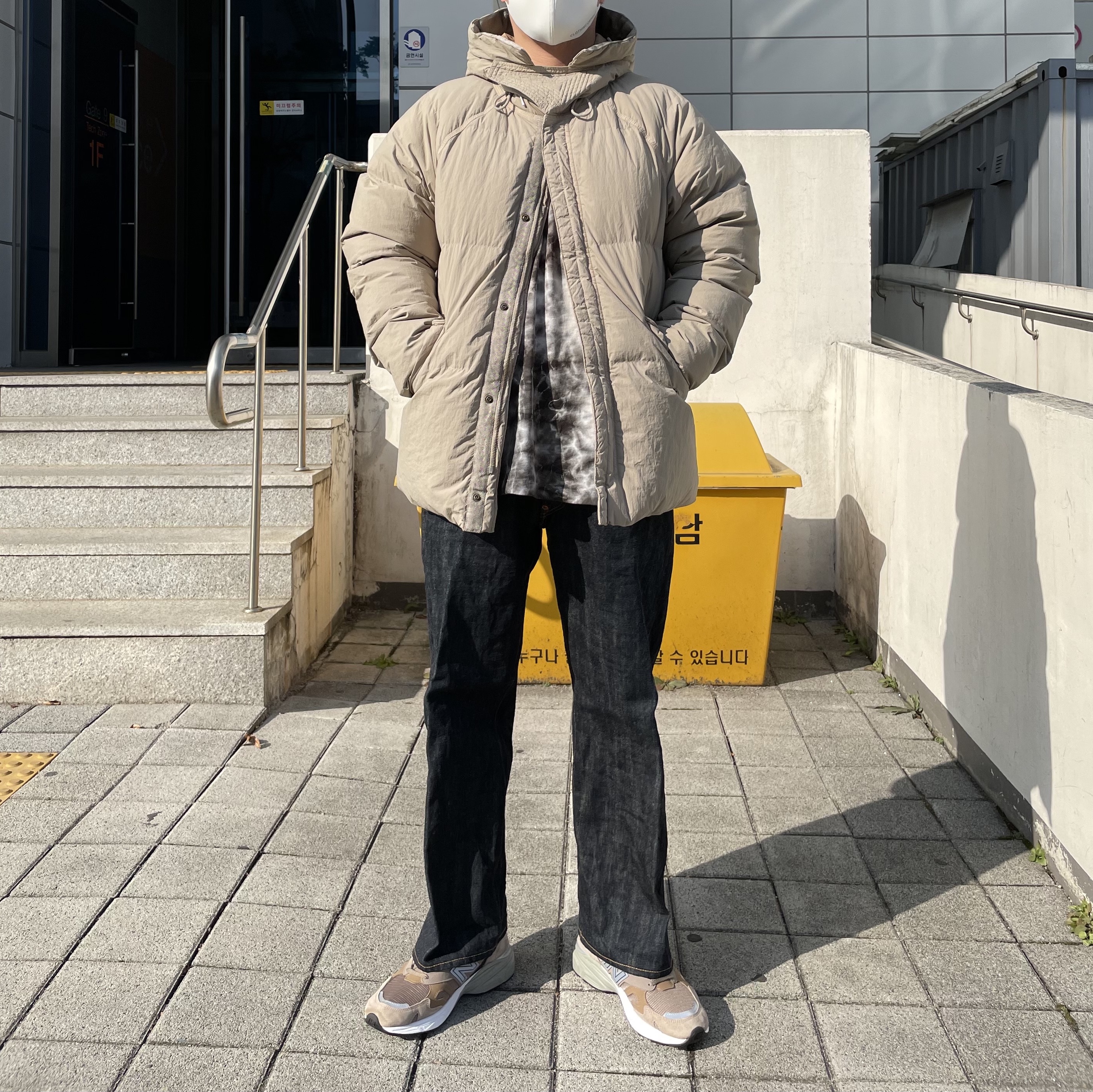 Ten C Artic Down Parka Pale Taupe, New Balance 920 Made in UK Desert Pack Camel 착용 스타일 - 1