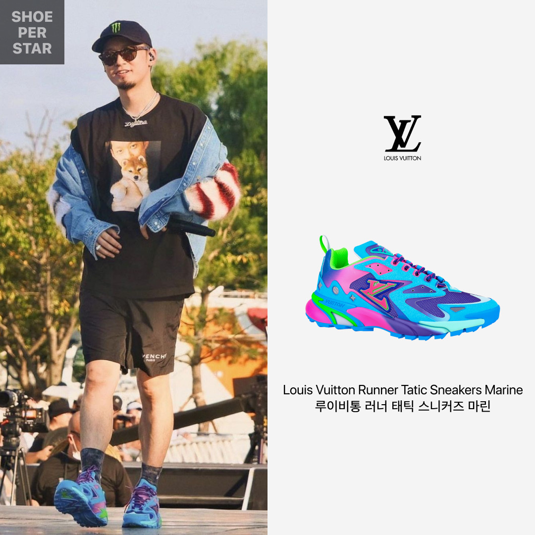 Louis Vuitton Runner Tatic Sneakers Marine 착용 스타일 - 1