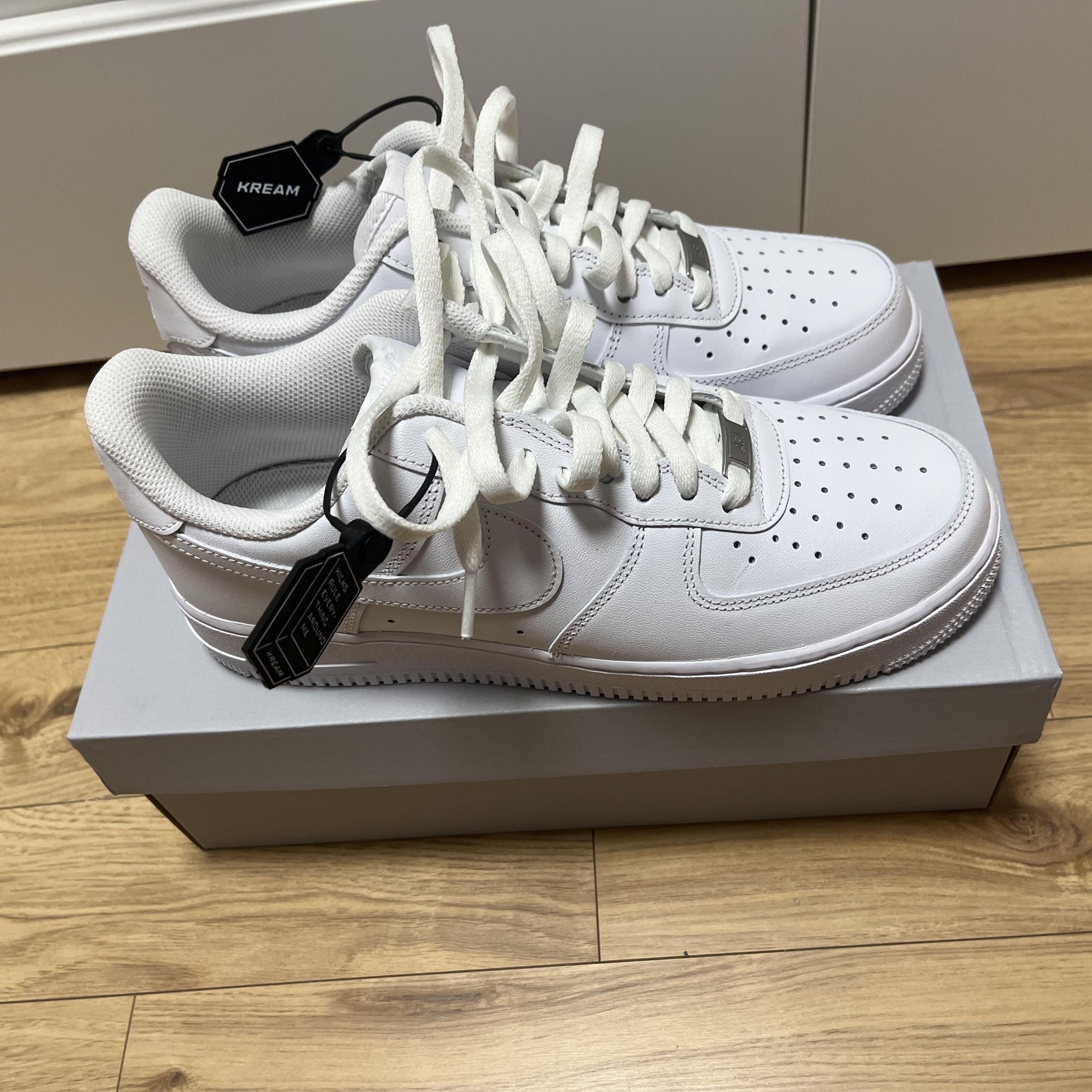 Nike Air Force 1 '07 Low White 착용 스타일 - 3