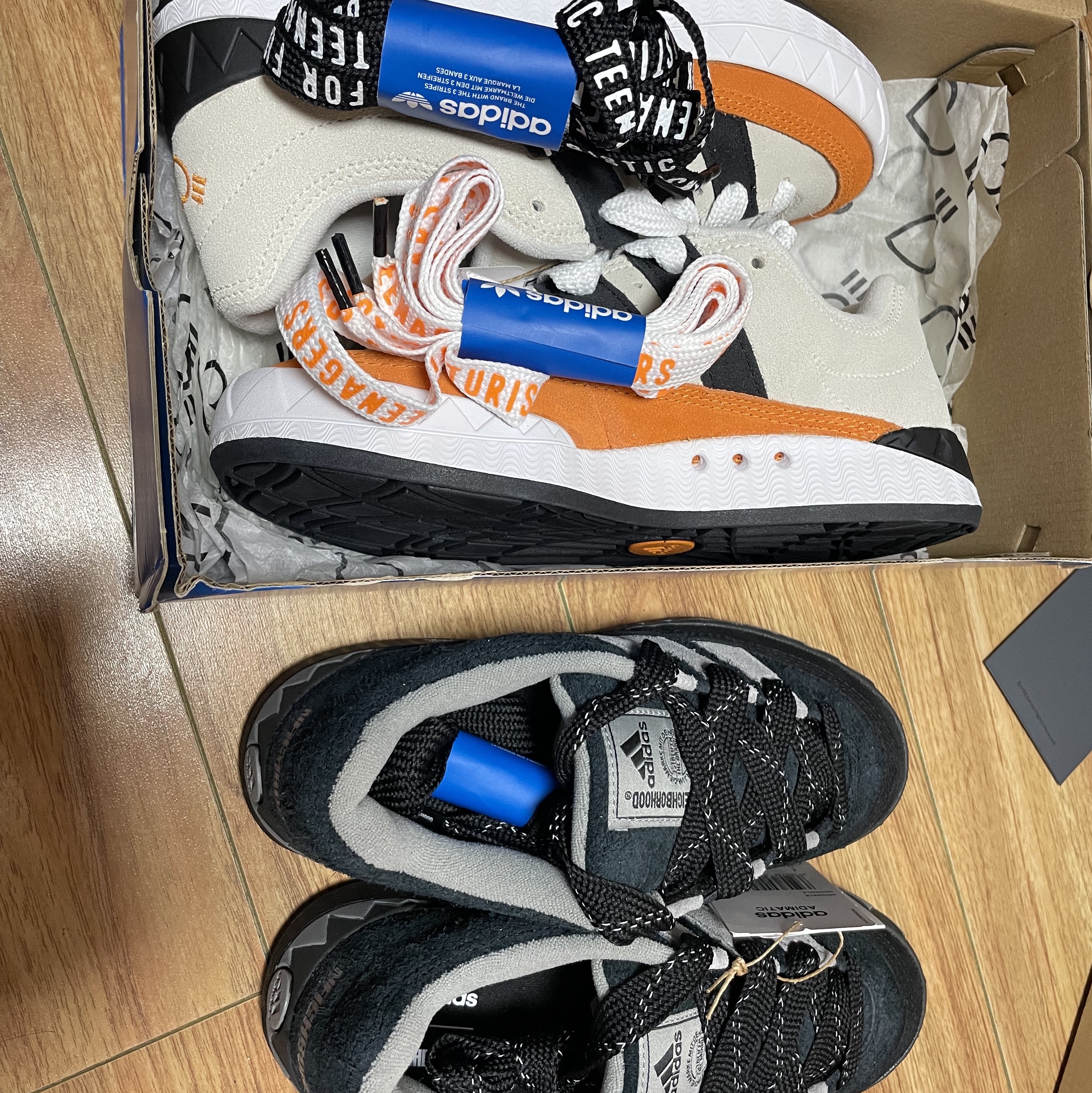 Adidas x Neighborhood Adimatic Core Black, Adidas x Human Made Adimatic White 착용 스타일 - 4