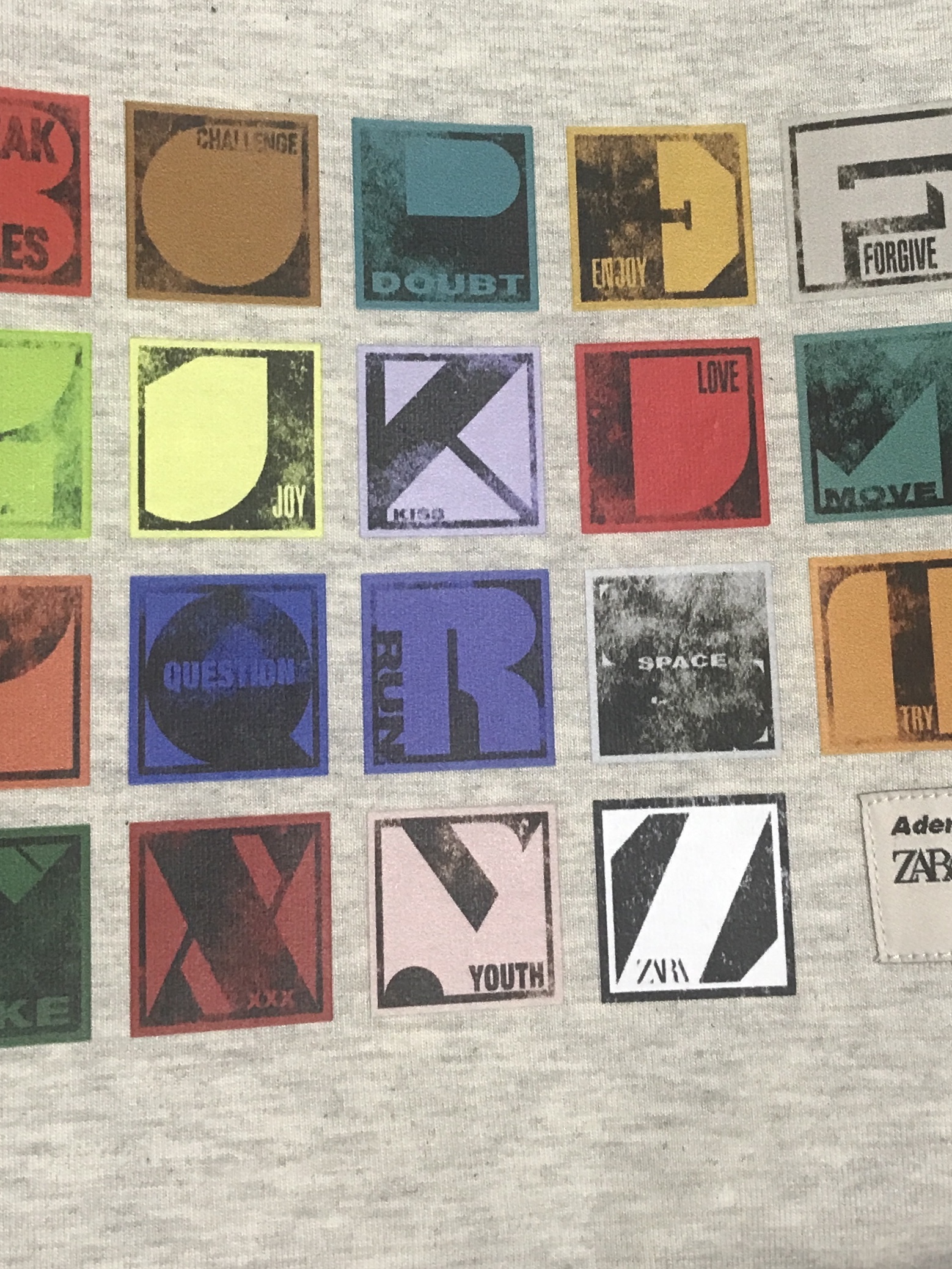 Zara x Ader Error Alphabet Sweatshirt Light Grey 착용 스타일 - 2