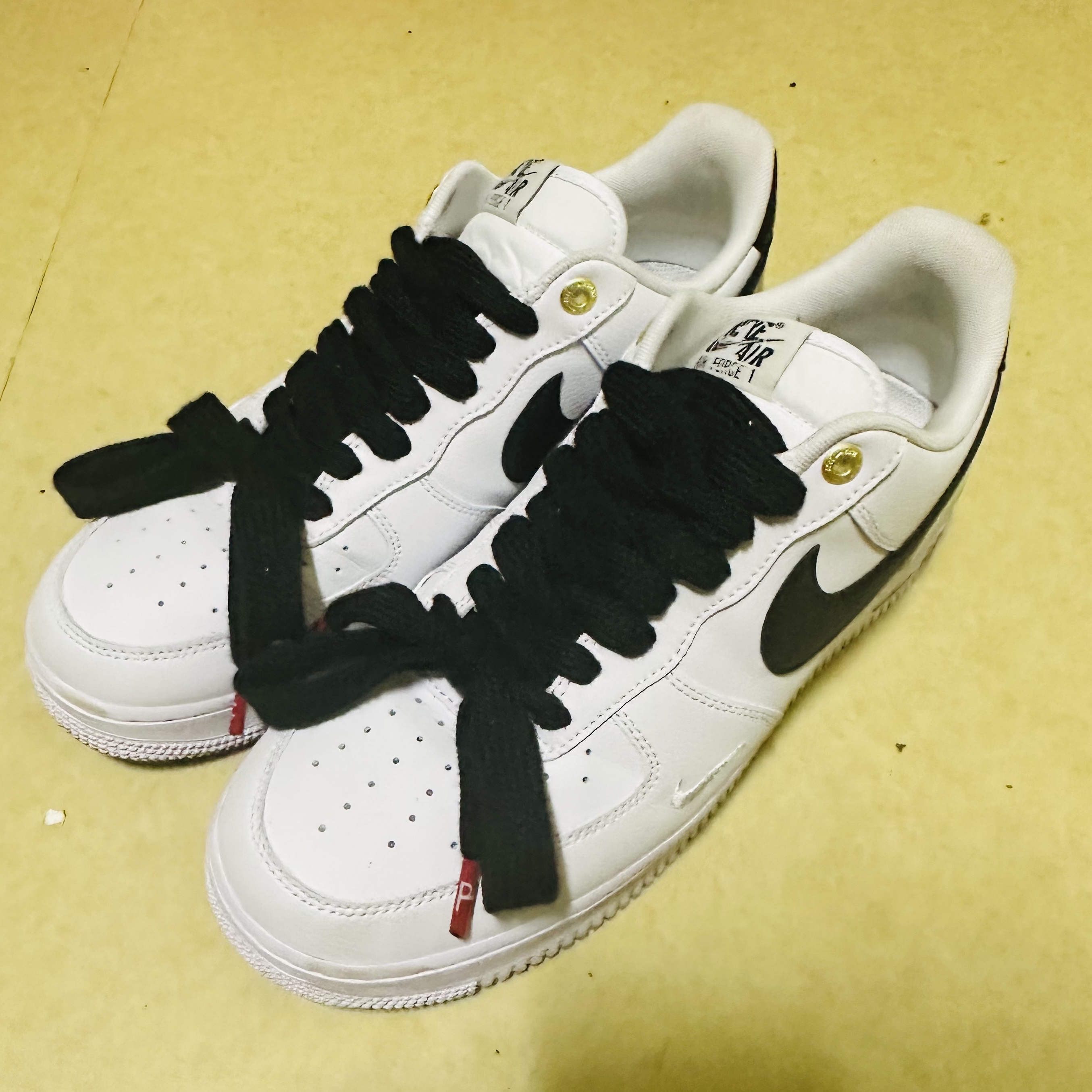 Nike Air Force 1 '07 LV8 40th Anniversary Join Forces White Black 착용 스타일 - 1