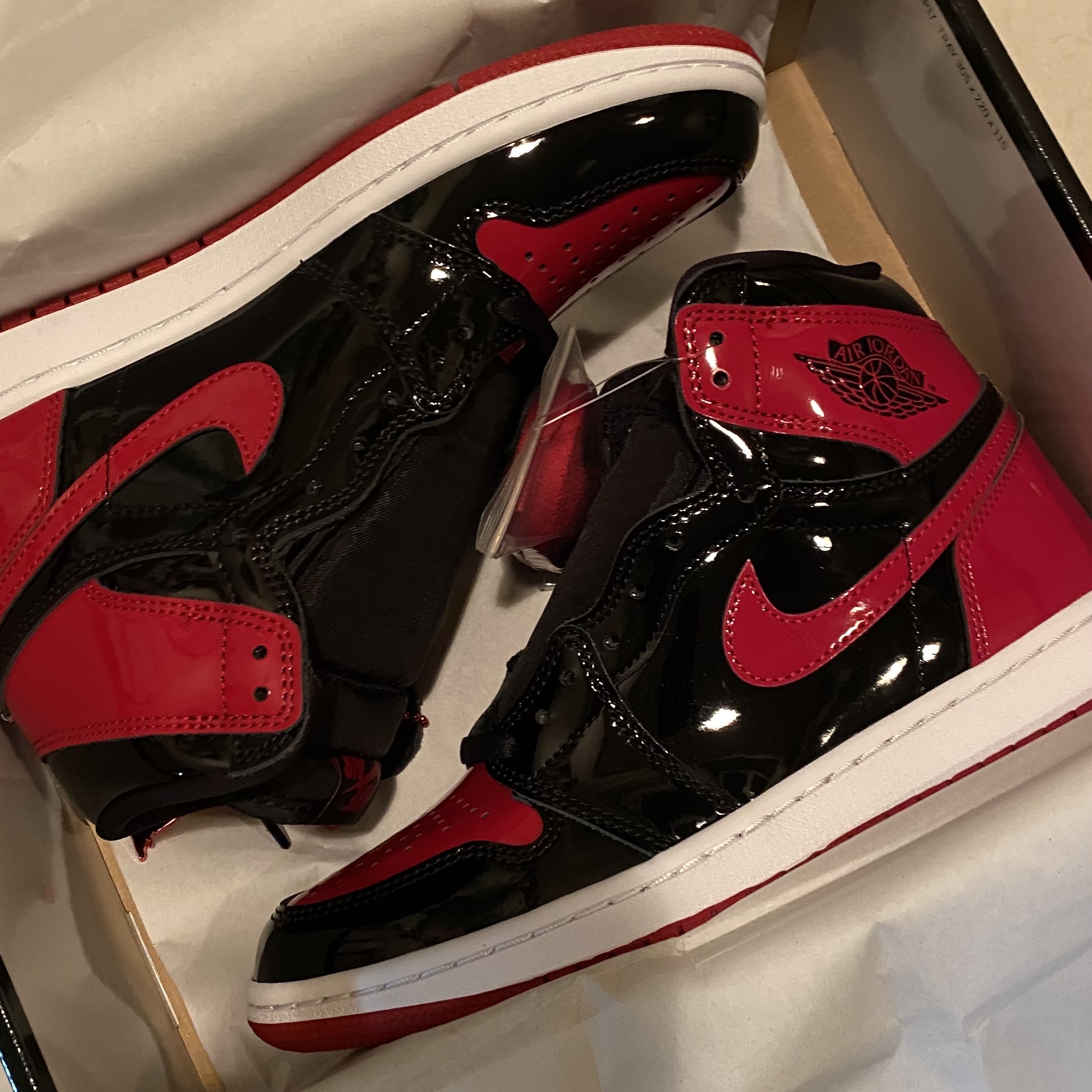 Jordan 1 Retro High OG Patent Bred 착용 스타일