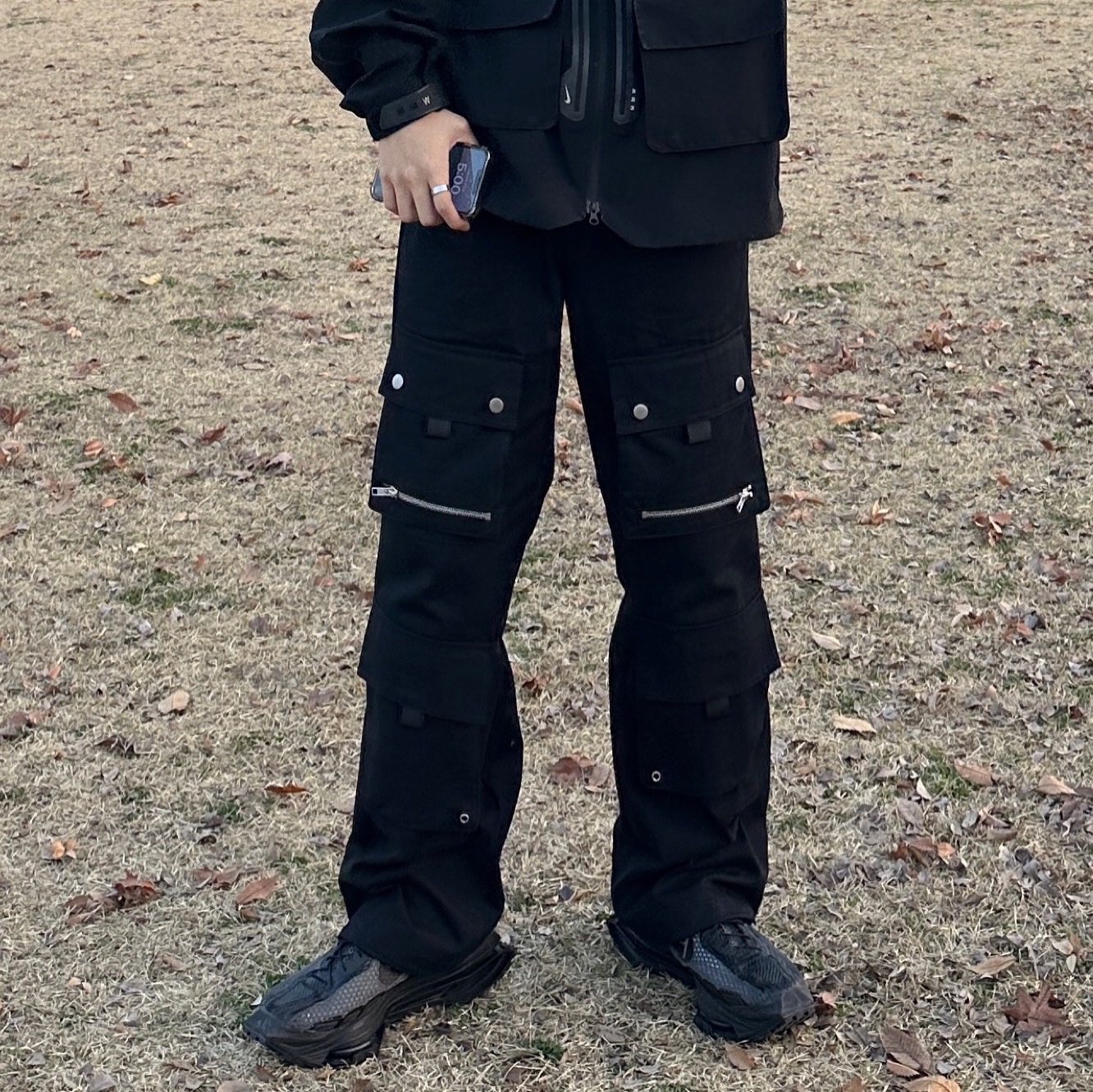 Nike x Matthew M Williams Zoom 004 Triple Black, Nike x Matthew M Williams NRG Jacket Black 착용 스타일 - 3