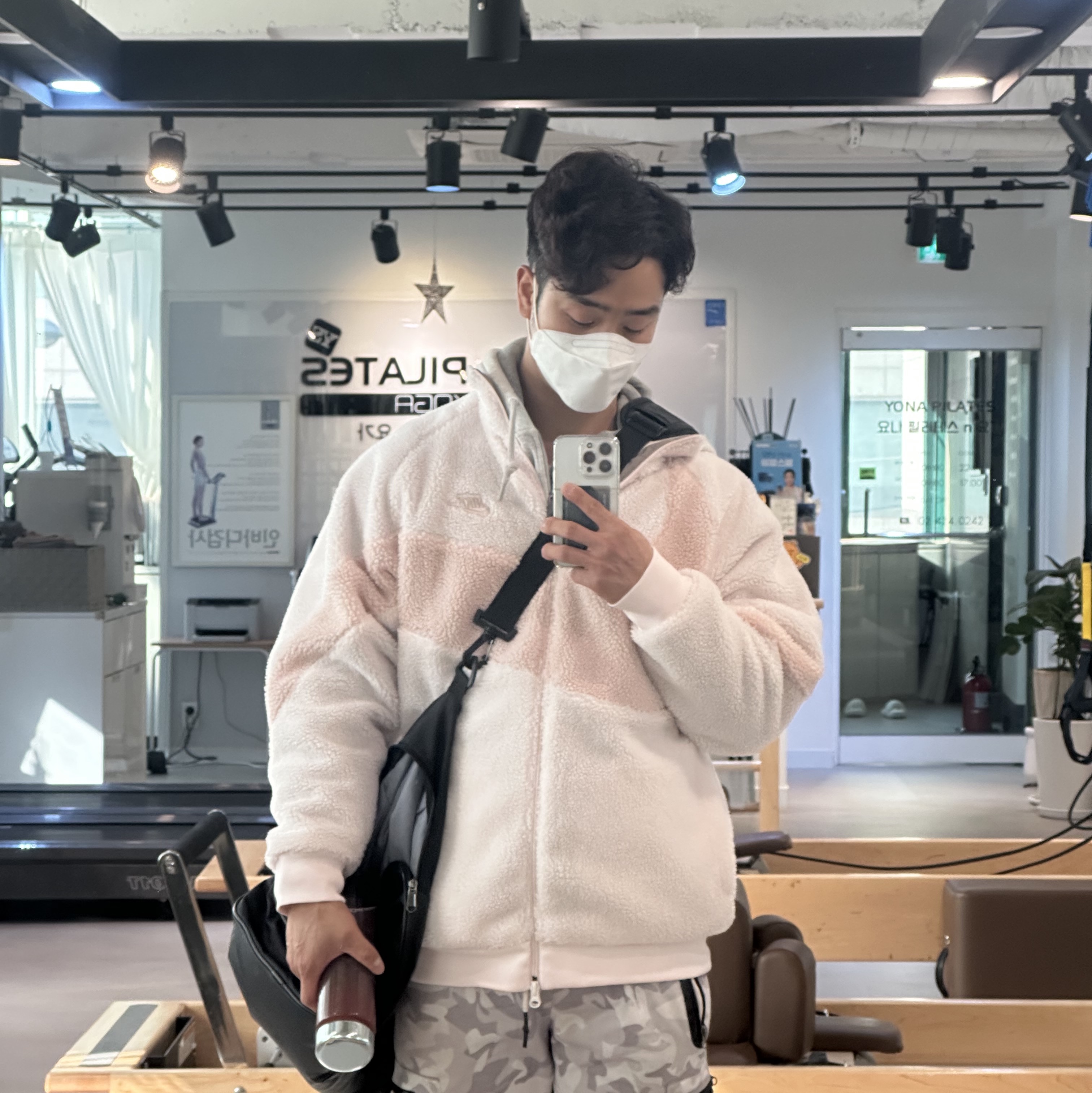 Nike Big Swoosh Full Zip Jacket Light Soft Pink Pink Oxford 착용 스타일