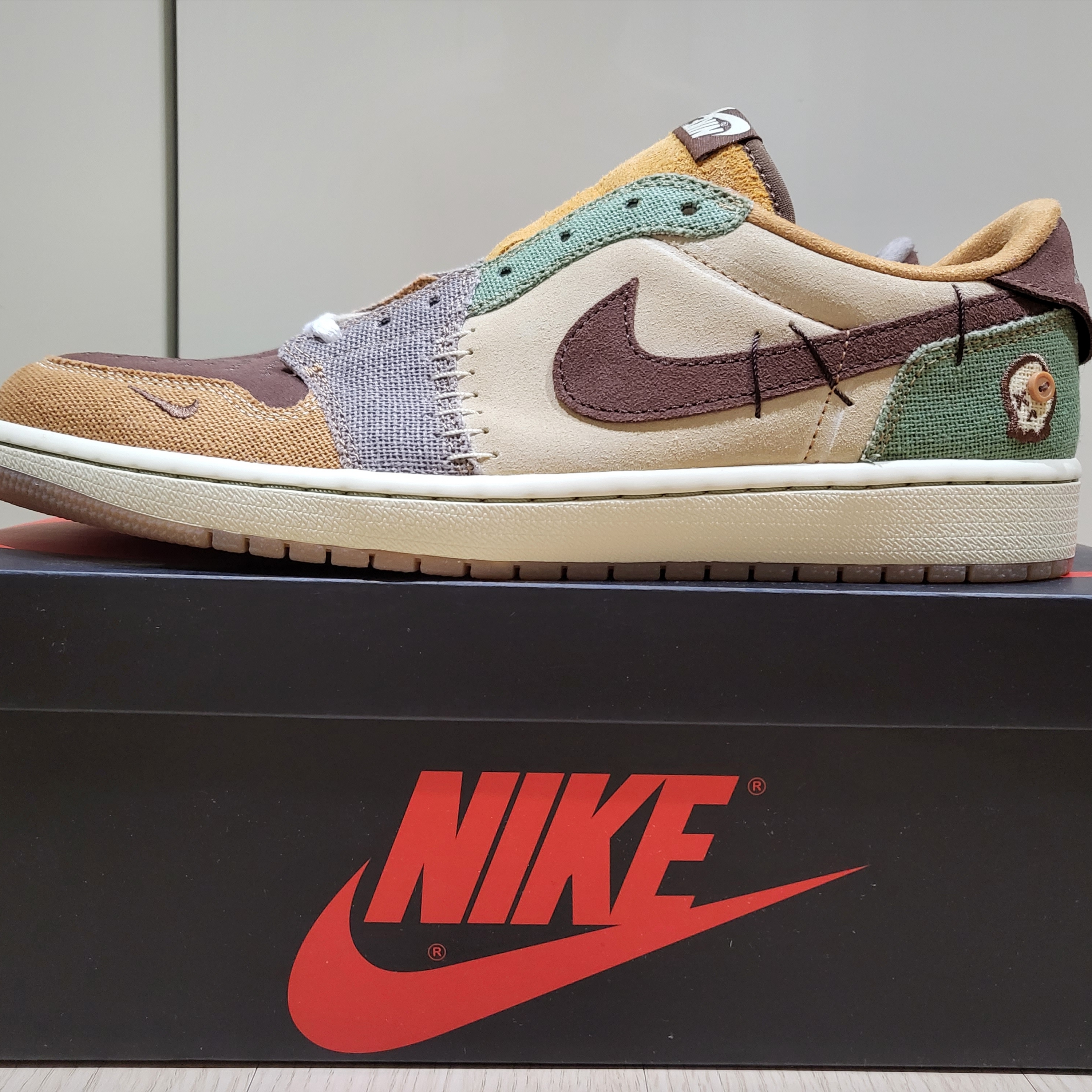 Jordan 1 x Zion Williamson Retro Low OG Flax and Oil Green 착용 스타일 - 2