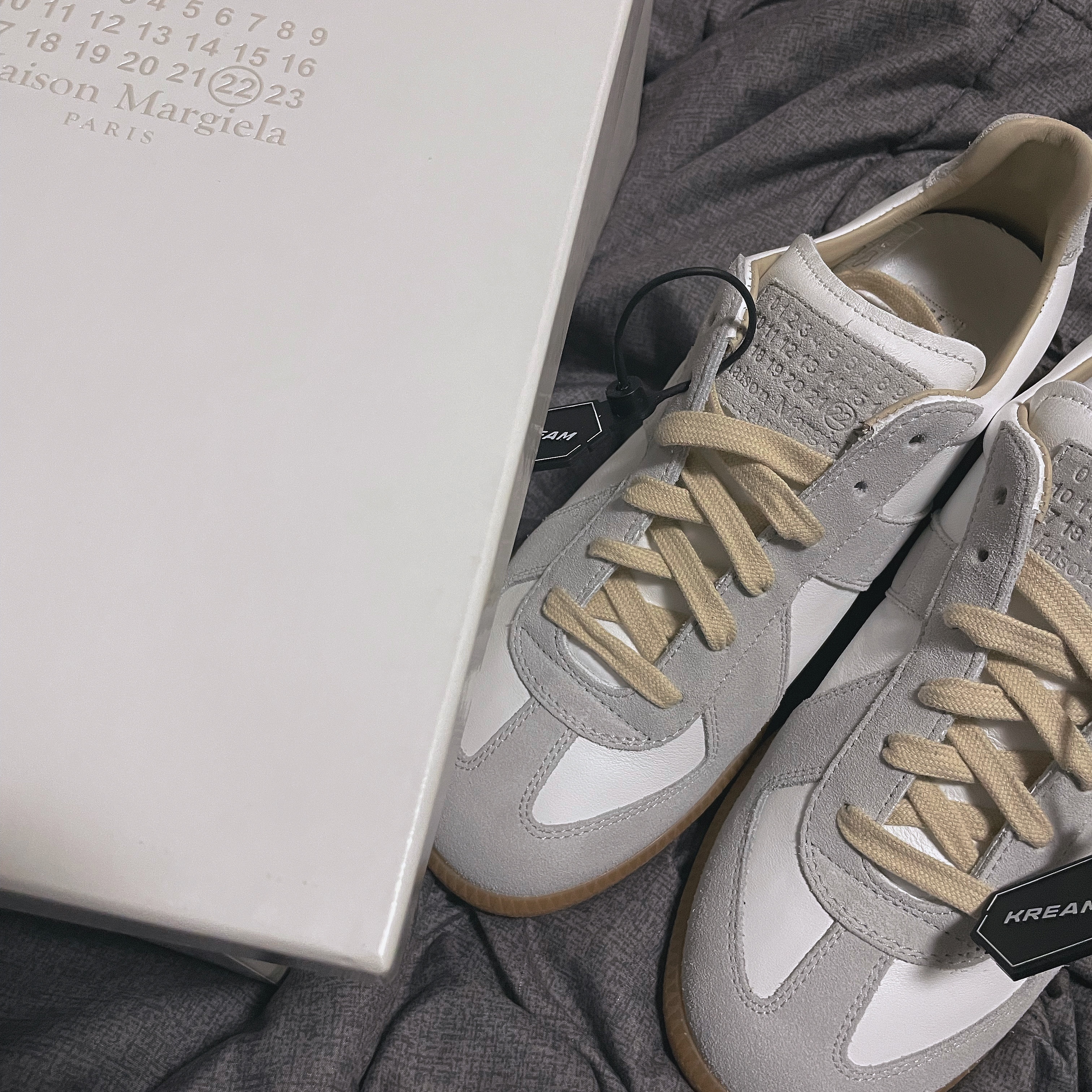 Maison Margiela Calfskin Replica Sneakers 착용 스타일